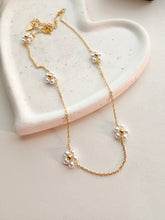 Elara necklace