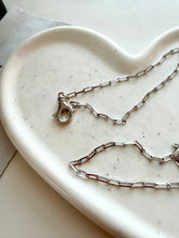 Sara necklace