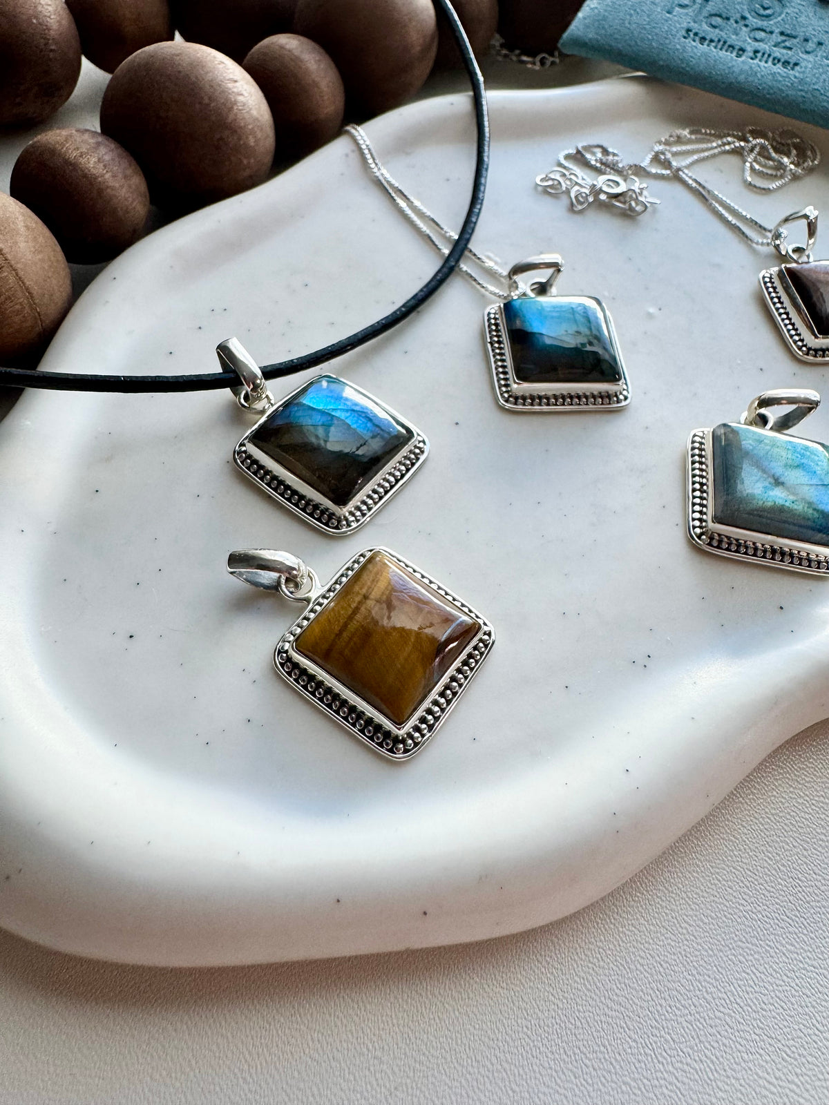 Dalia necklace