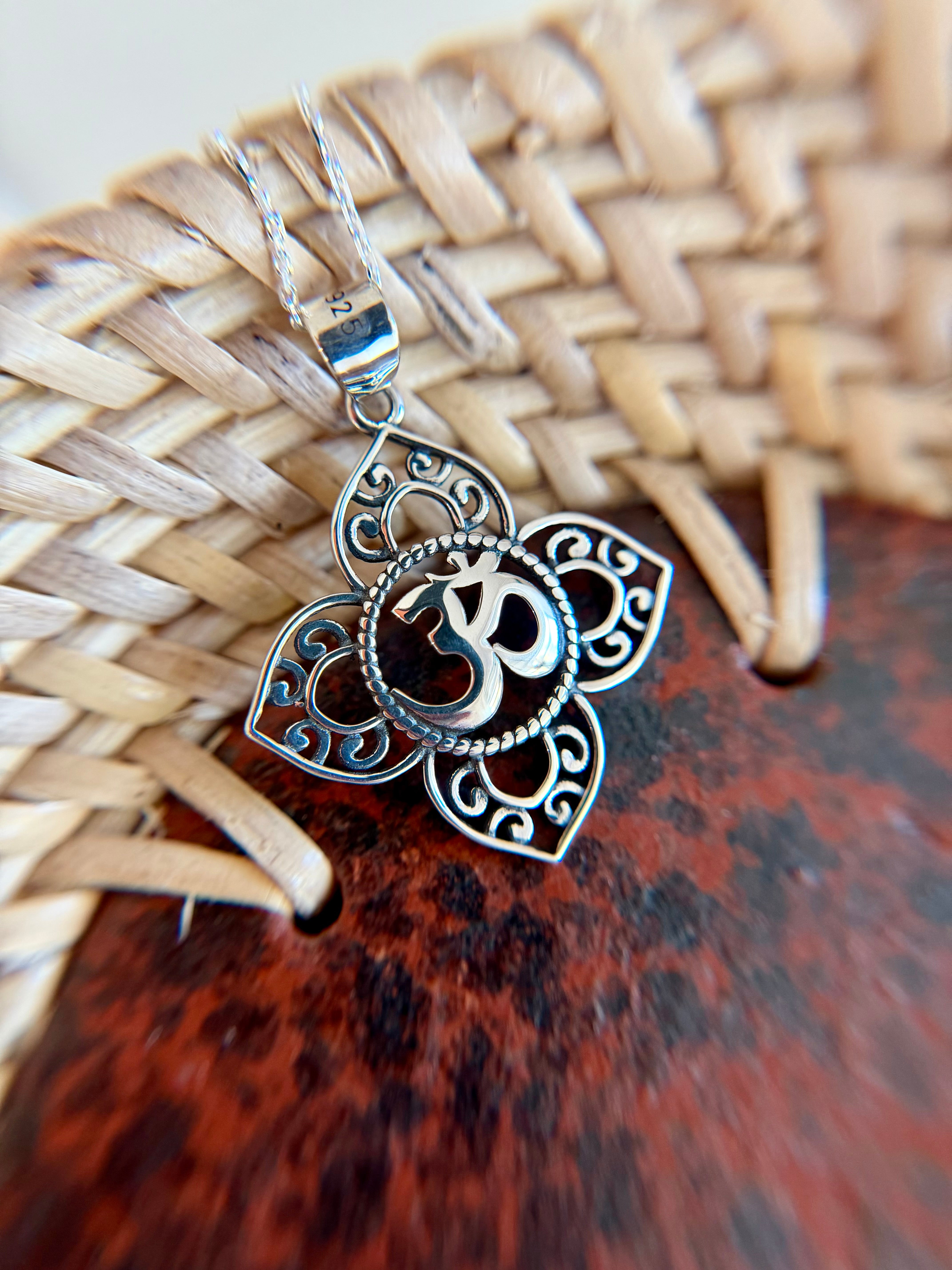 Malai necklace