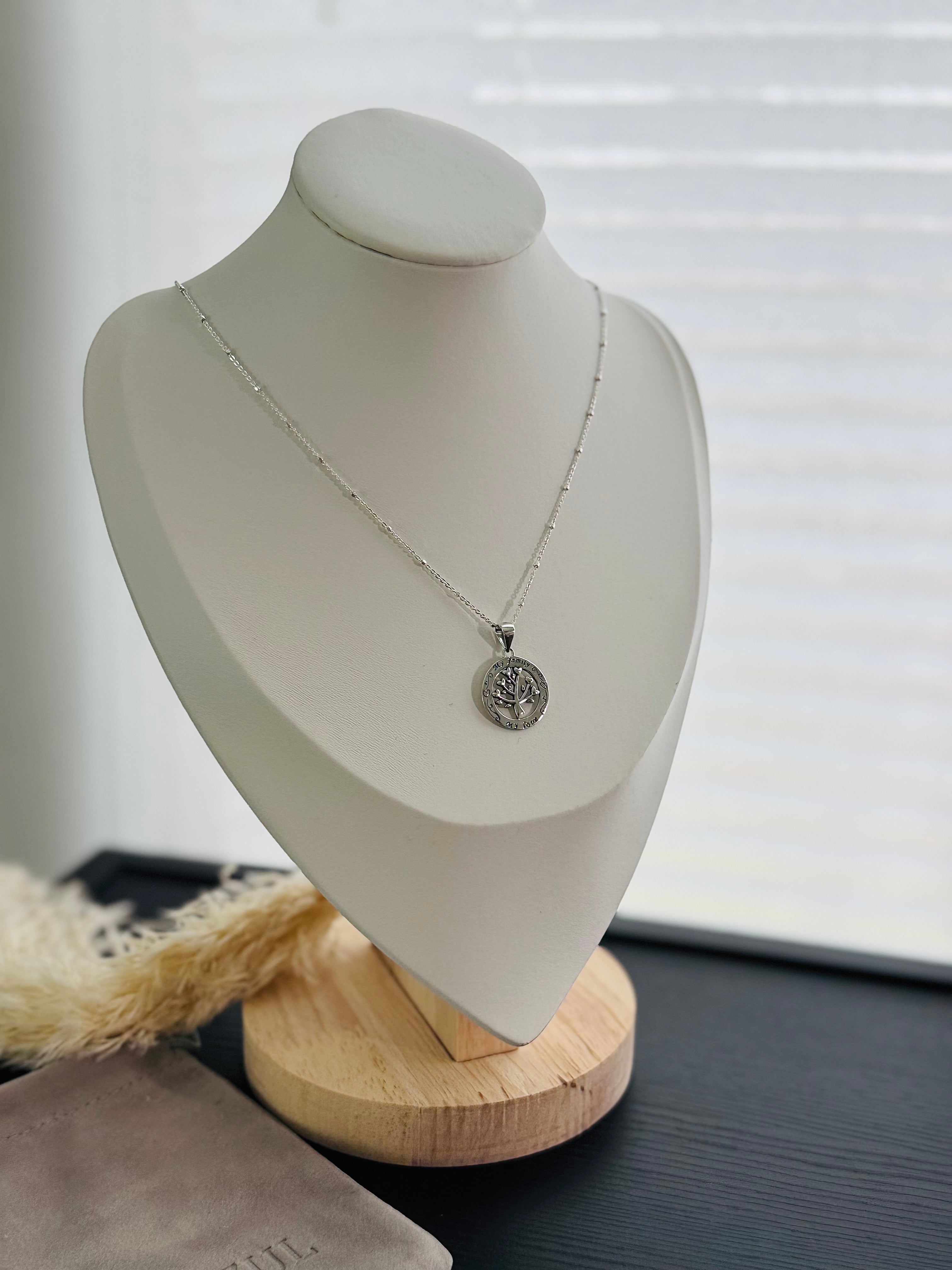 Renata necklace