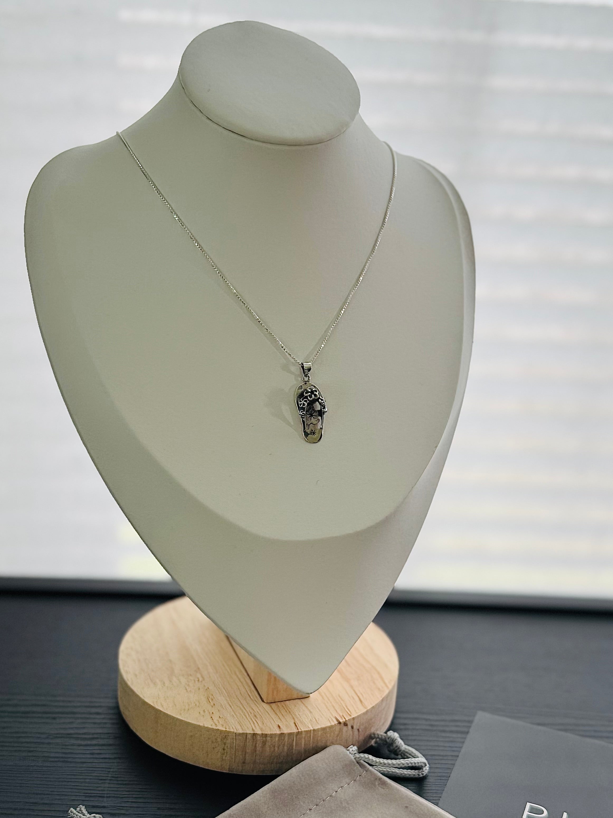 Alani necklace