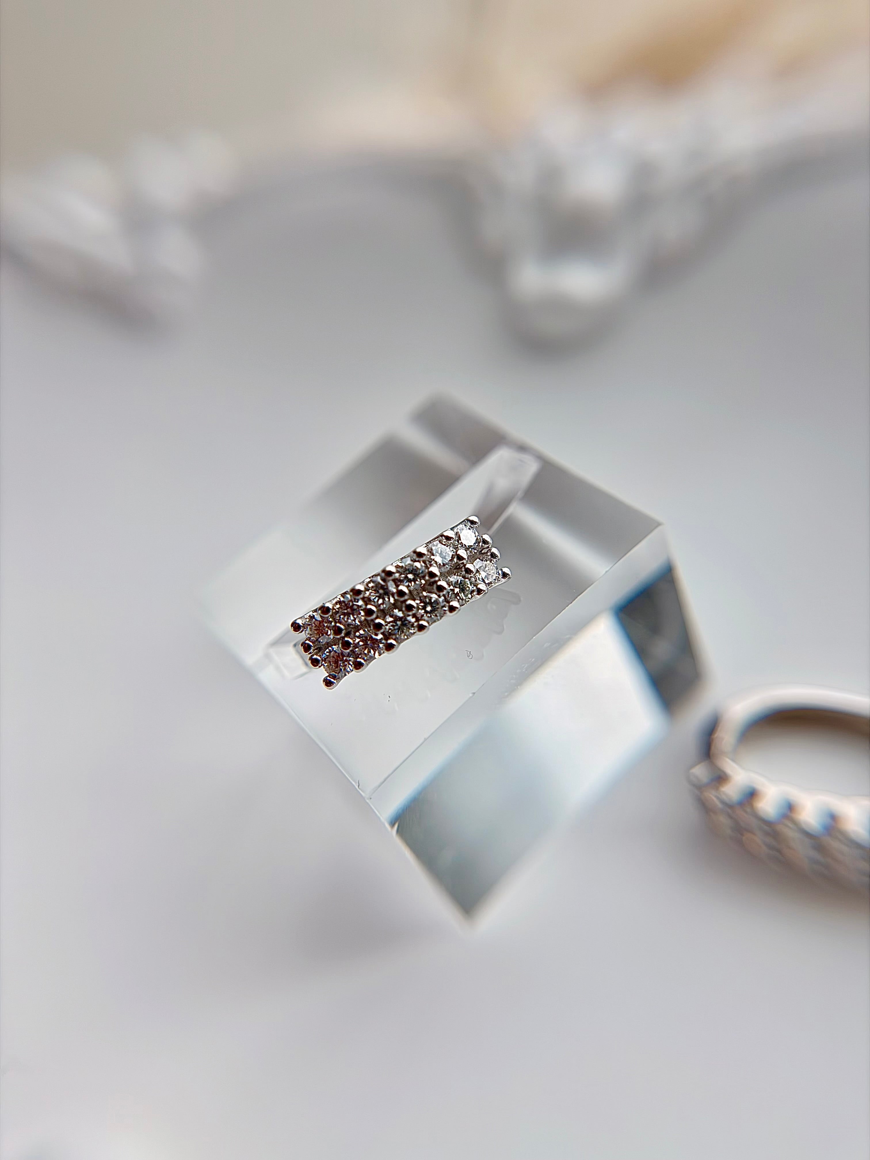 Elisa hoops