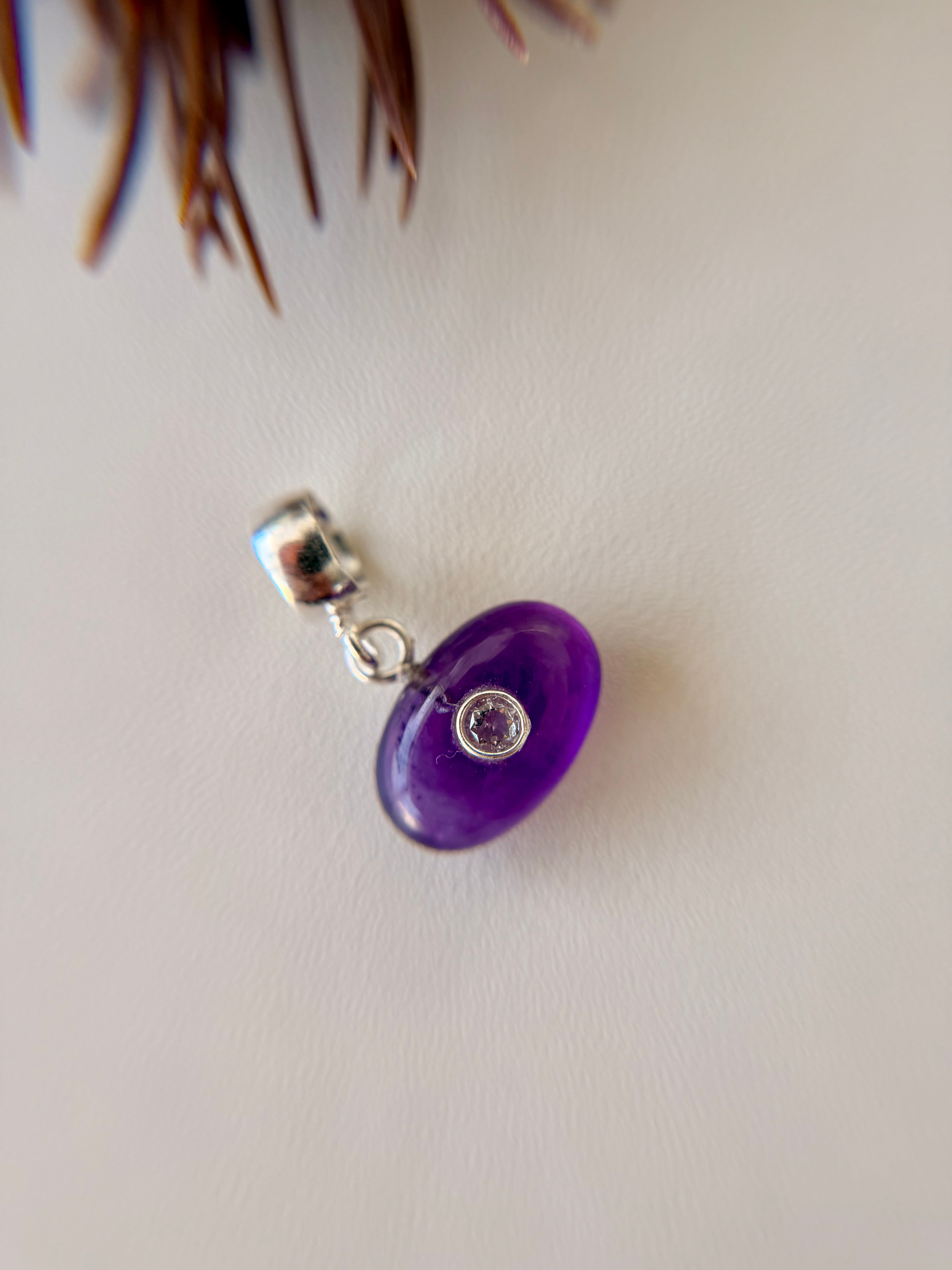 Liz pendant