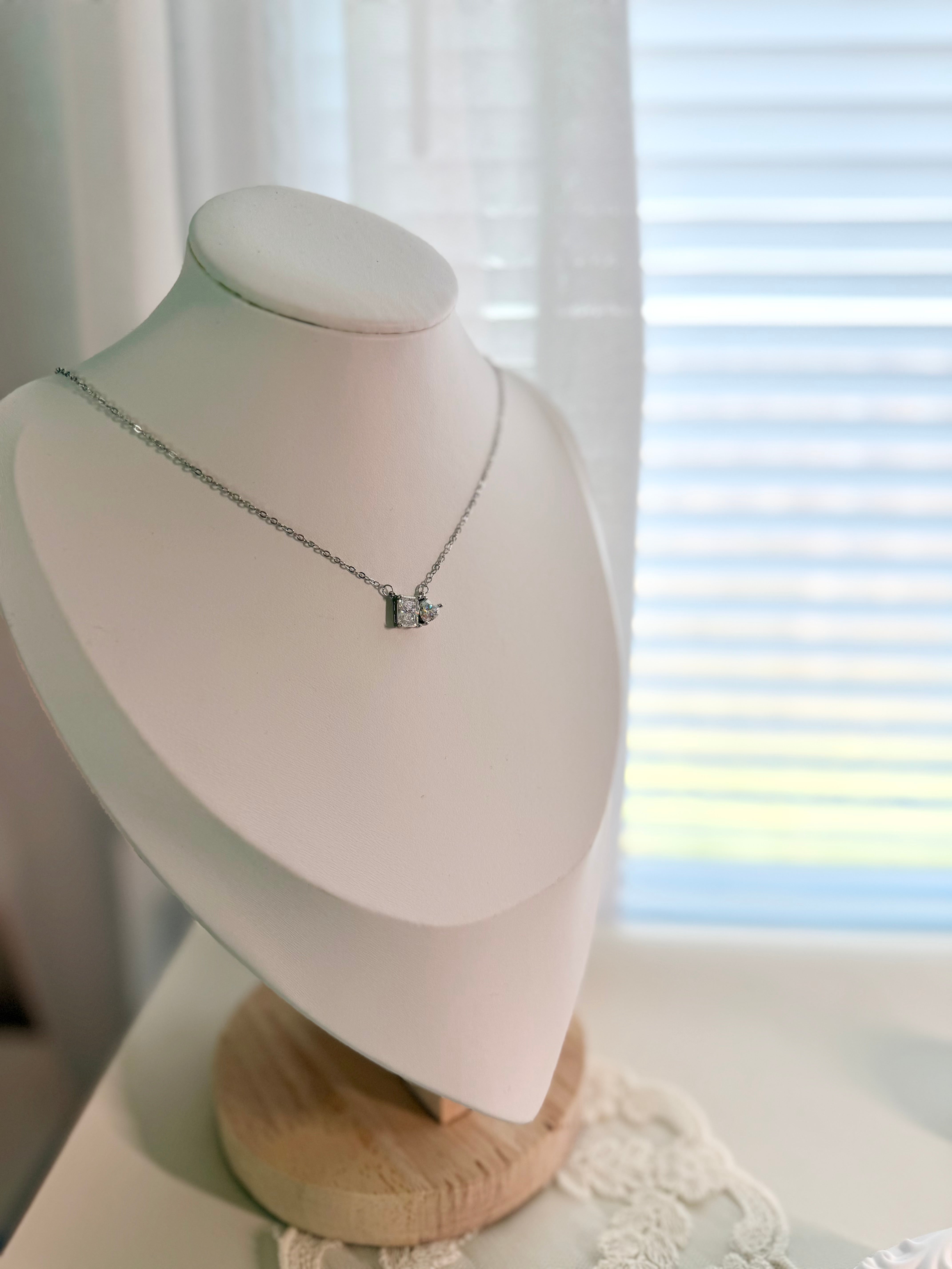 Elena necklace