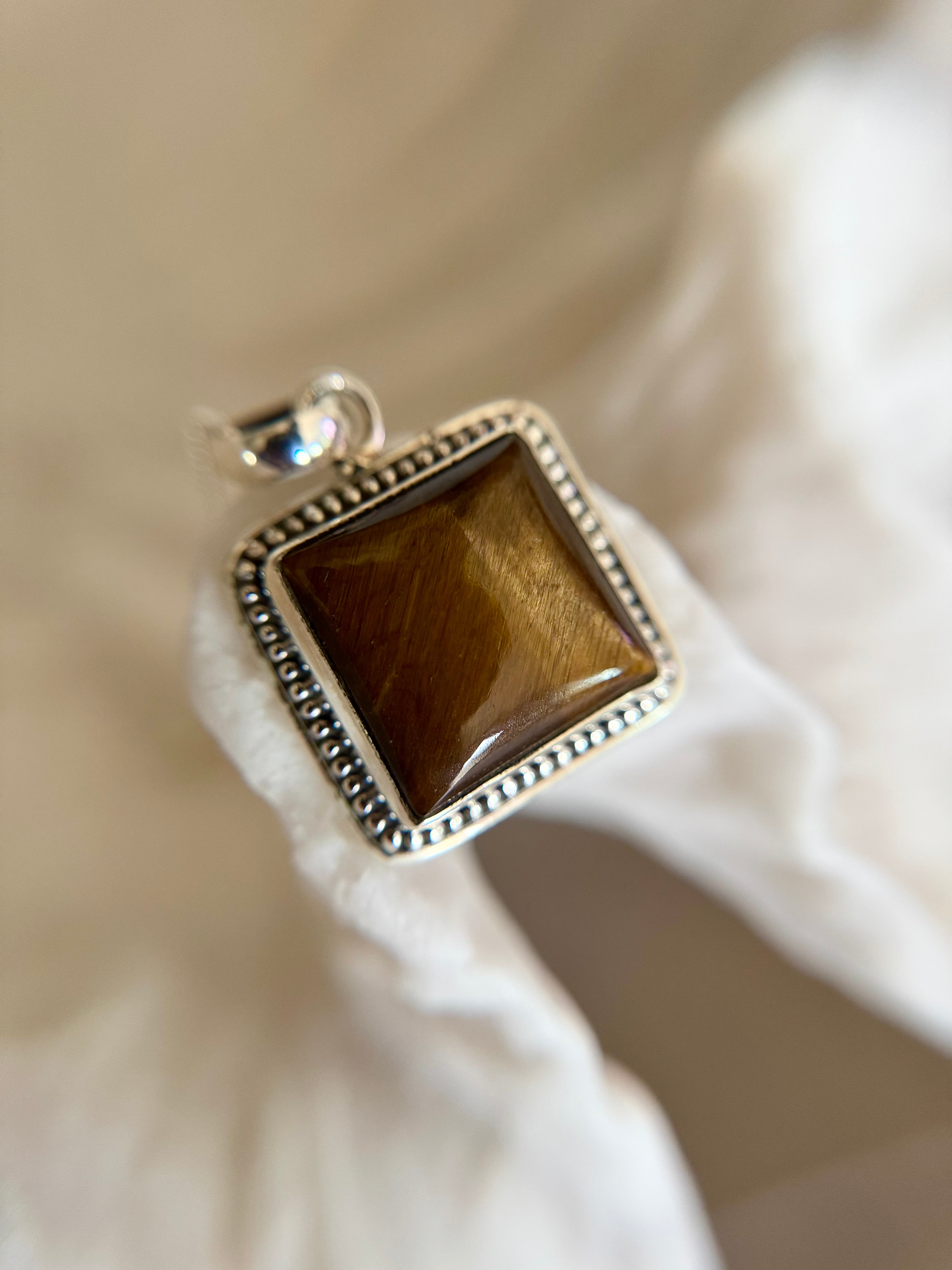 Dalia necklace