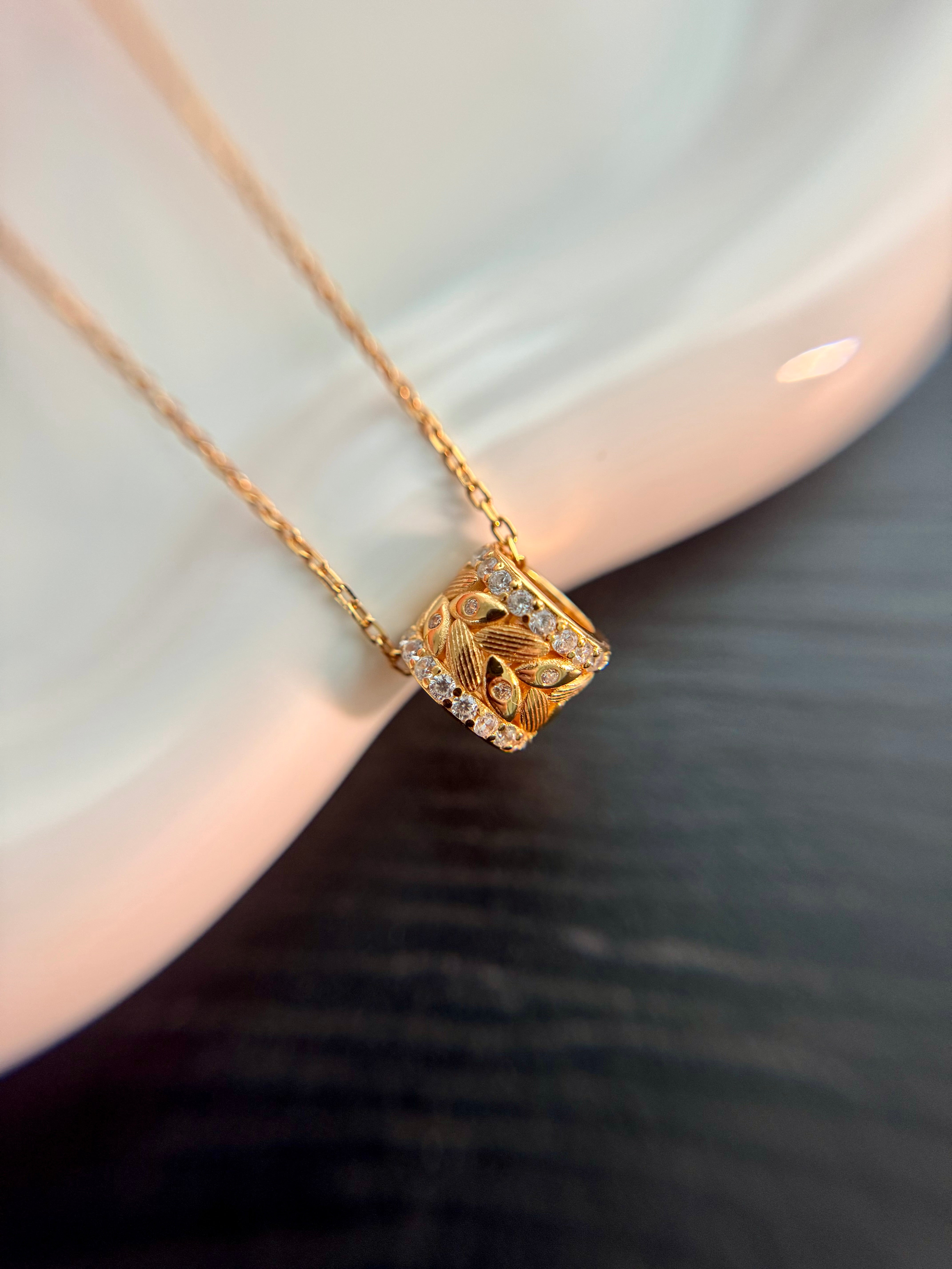 Oriana barrel necklace