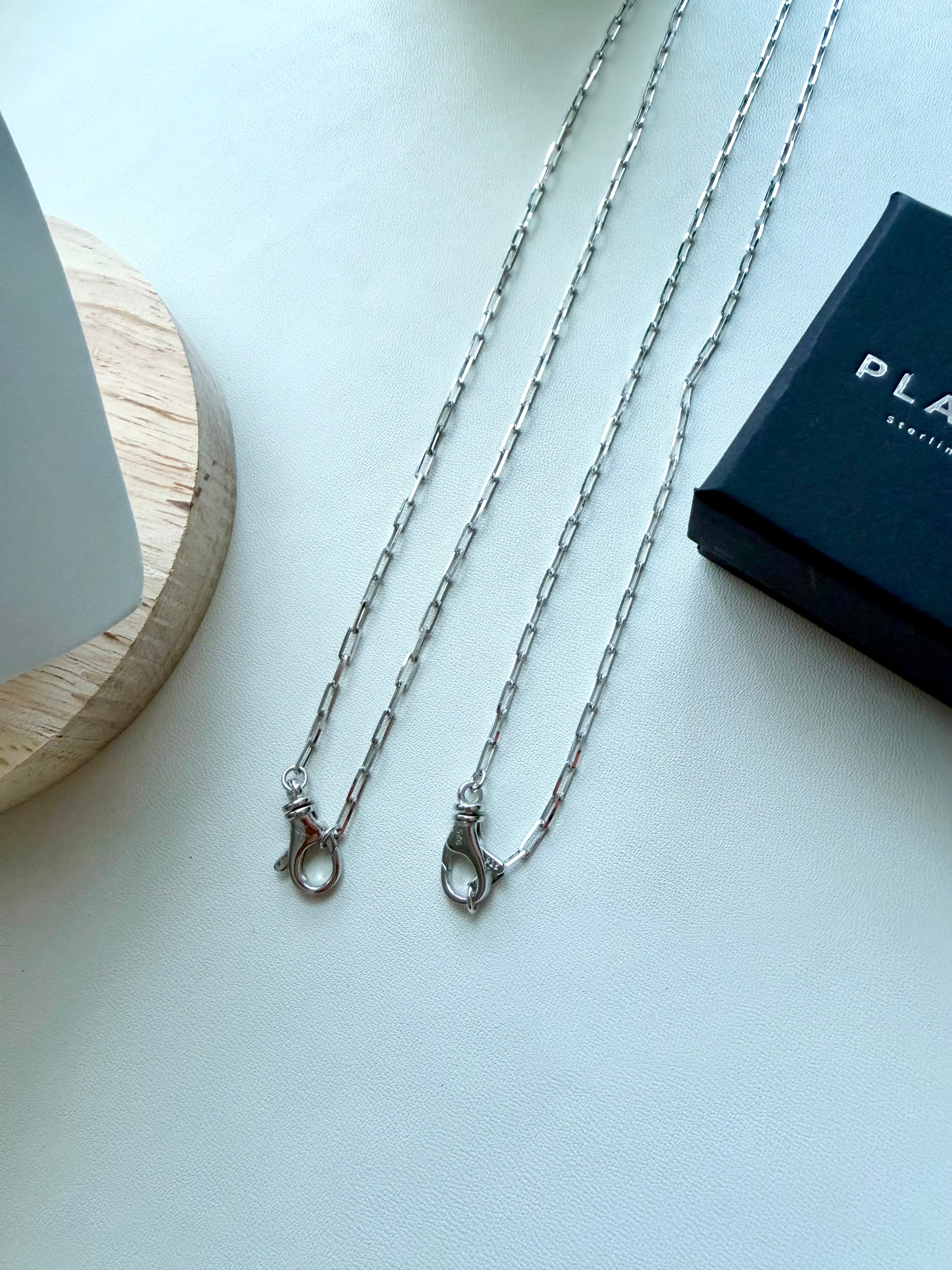 Sara necklace