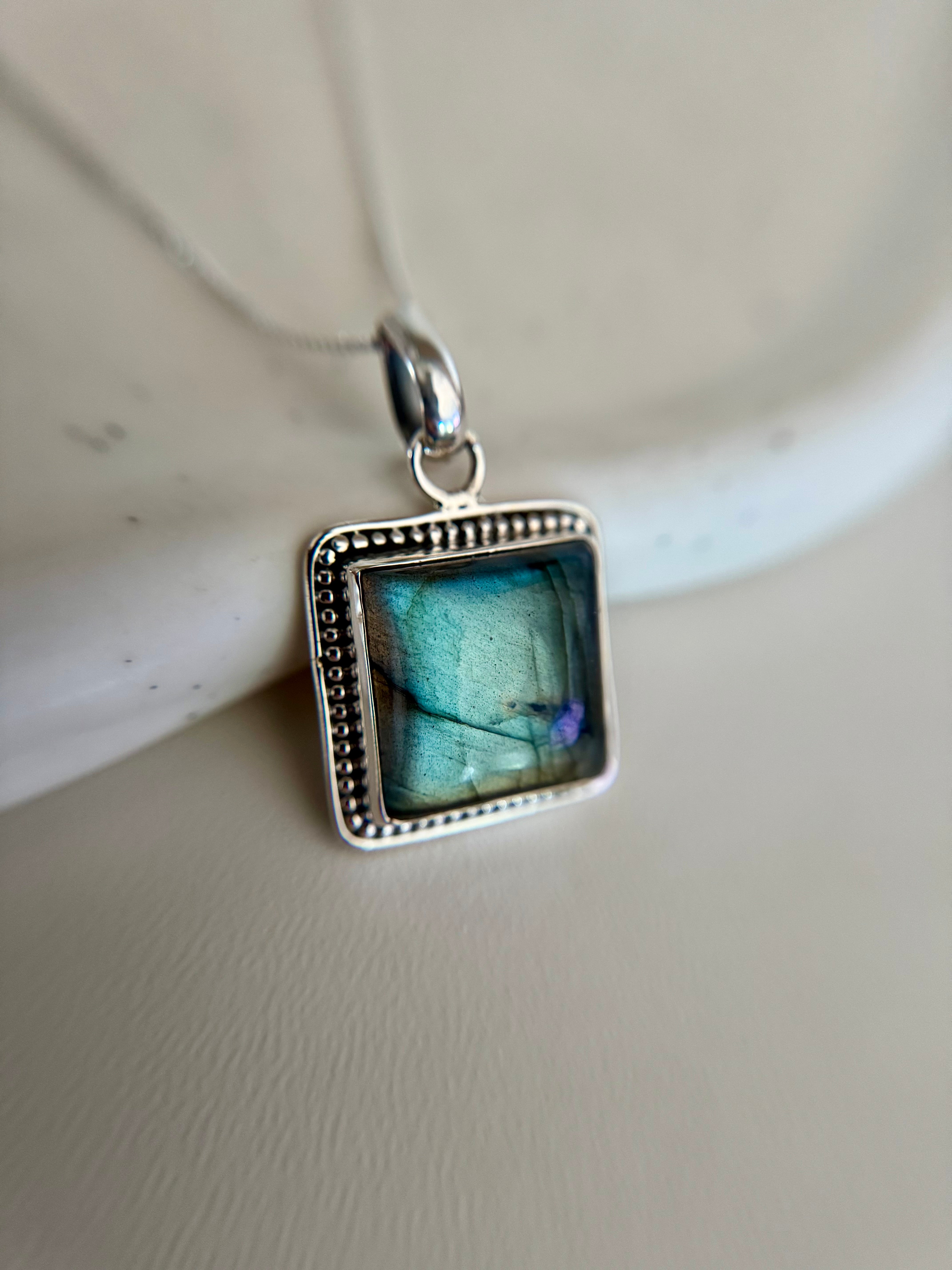 Dalia necklace