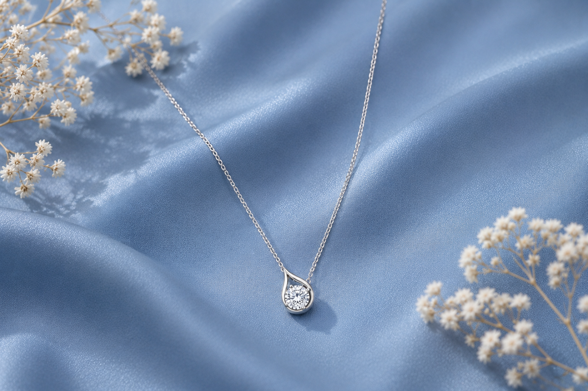 Naia necklace
