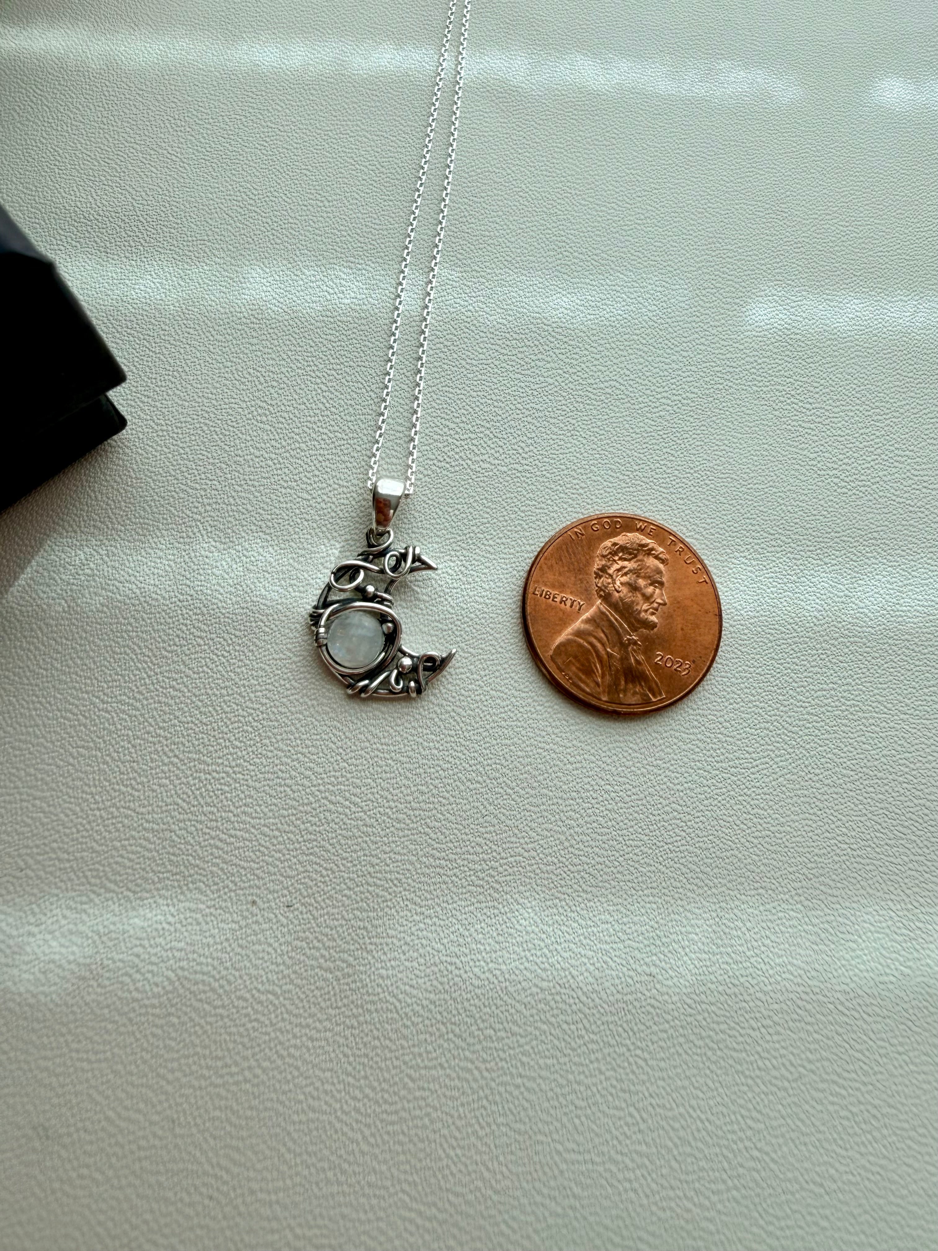 Luna necklace