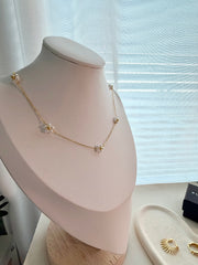 Elara necklace