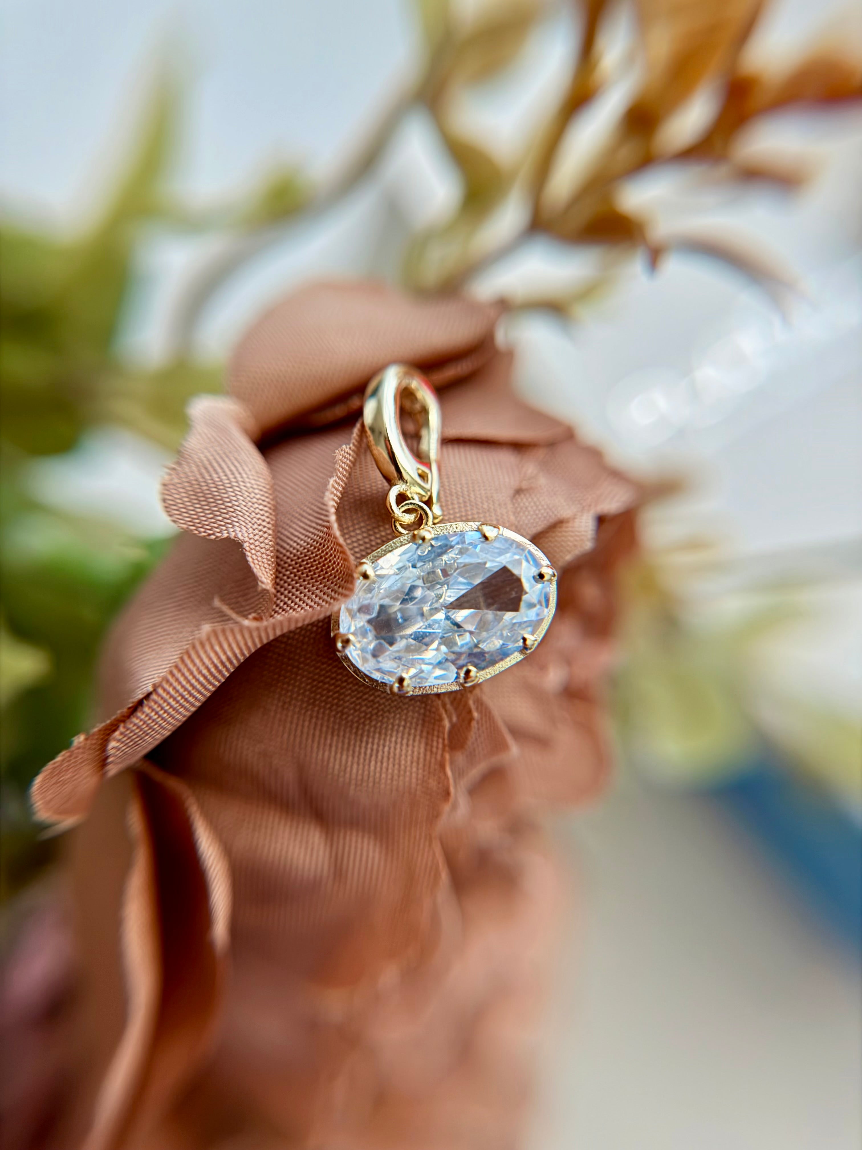 Silver 925 Oval Sparkle Openable Pendant