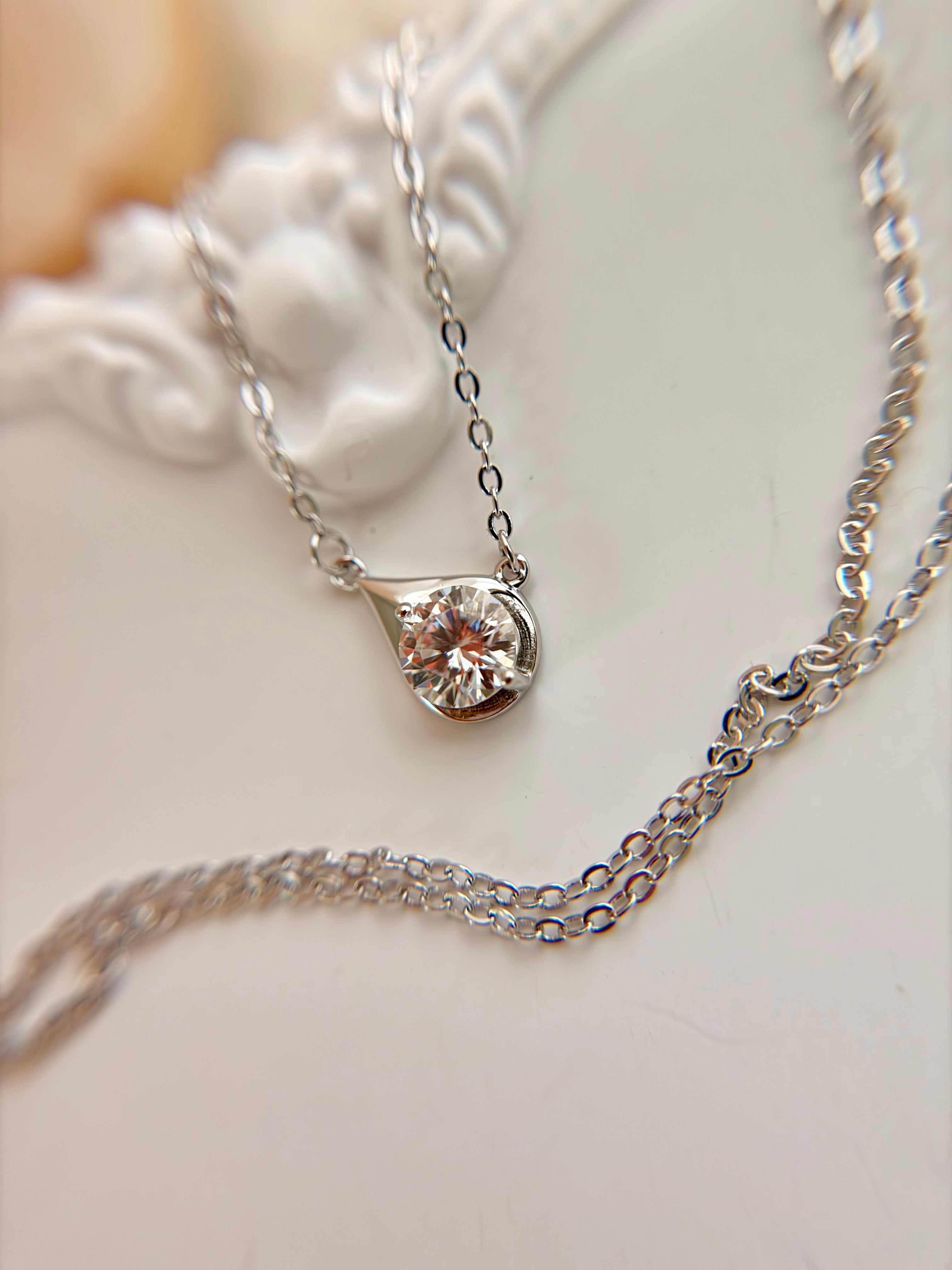 Naia necklace