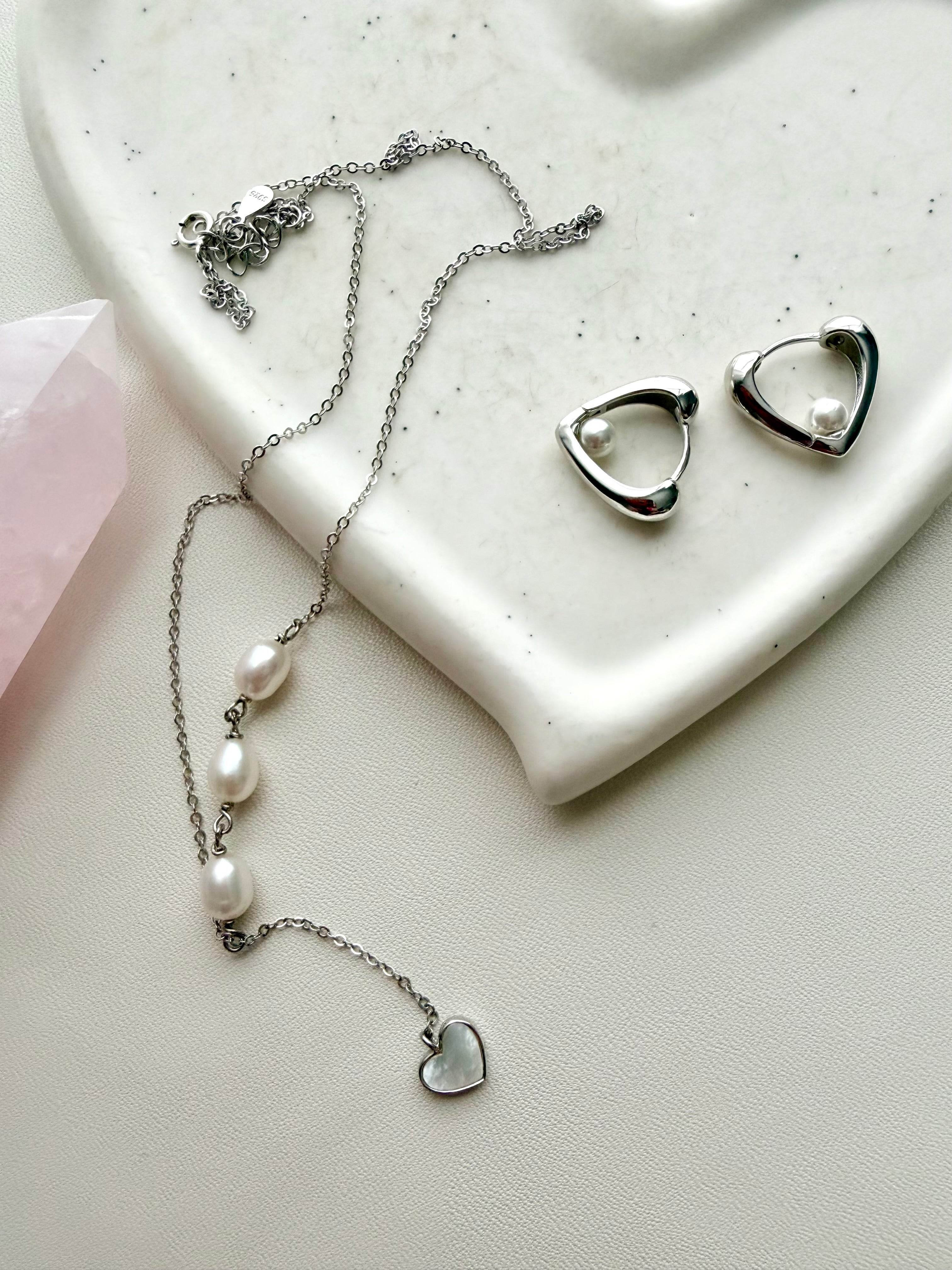 Amora necklace