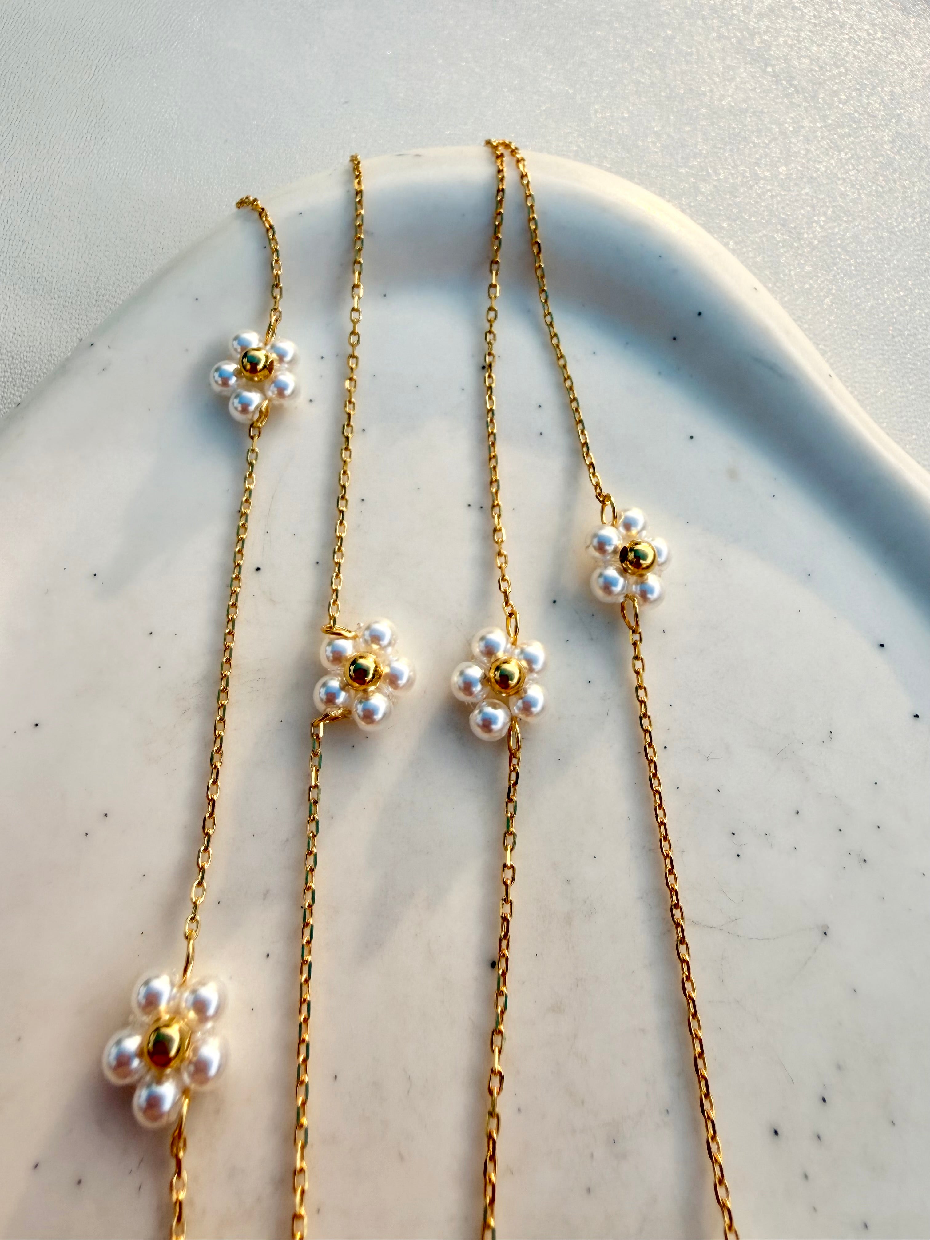 Elara necklace