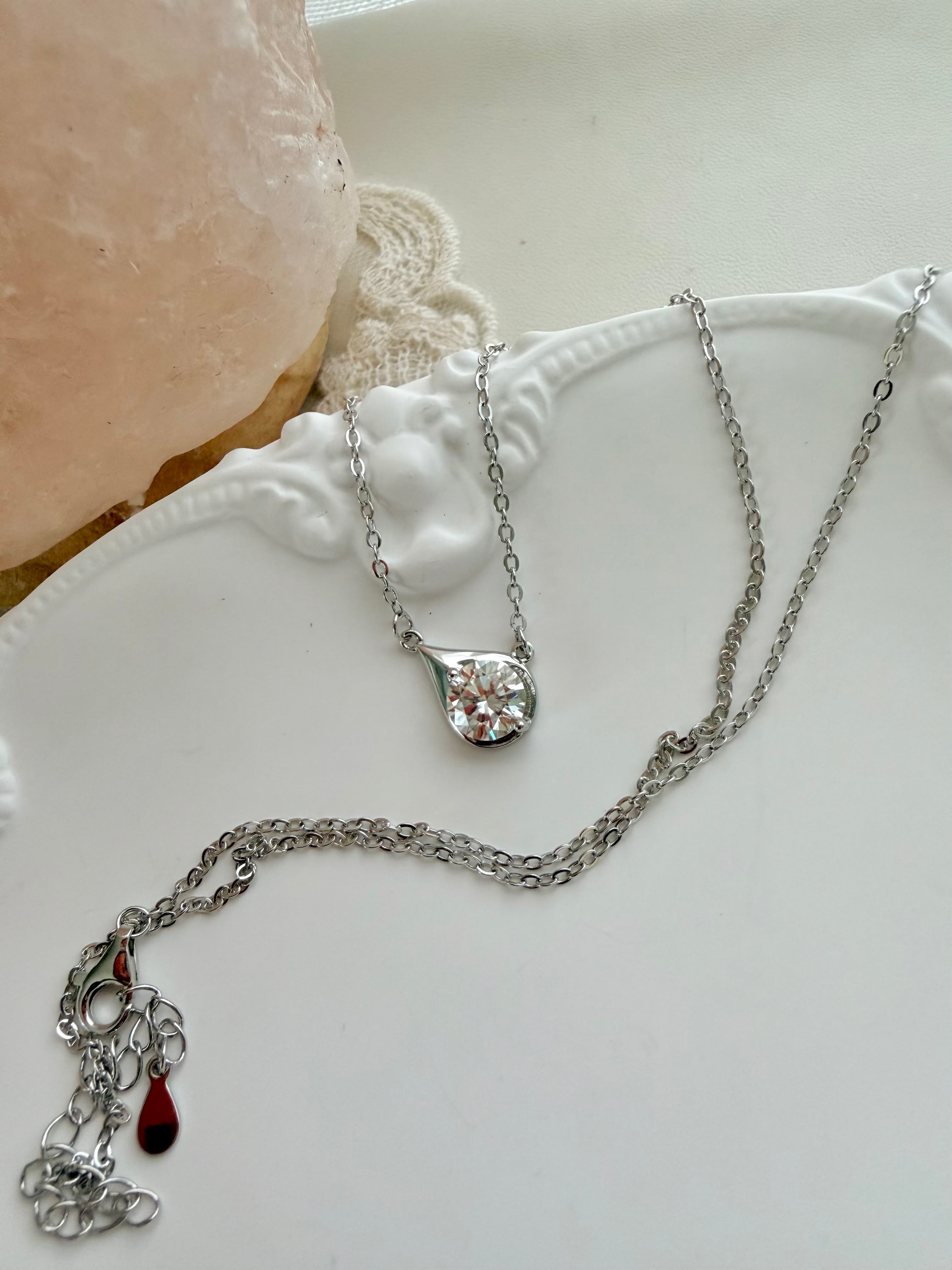 Naia necklace