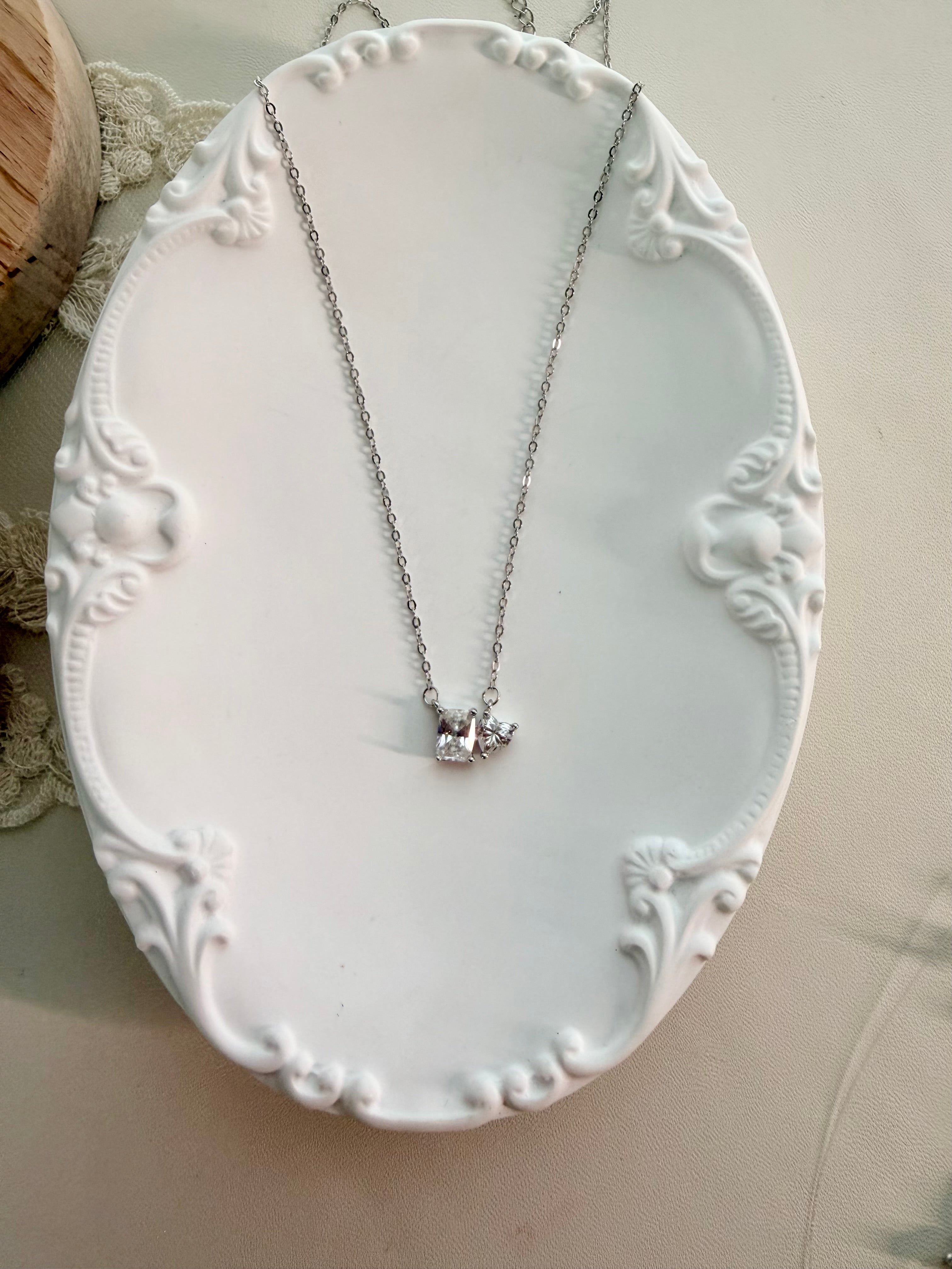 Elena necklace