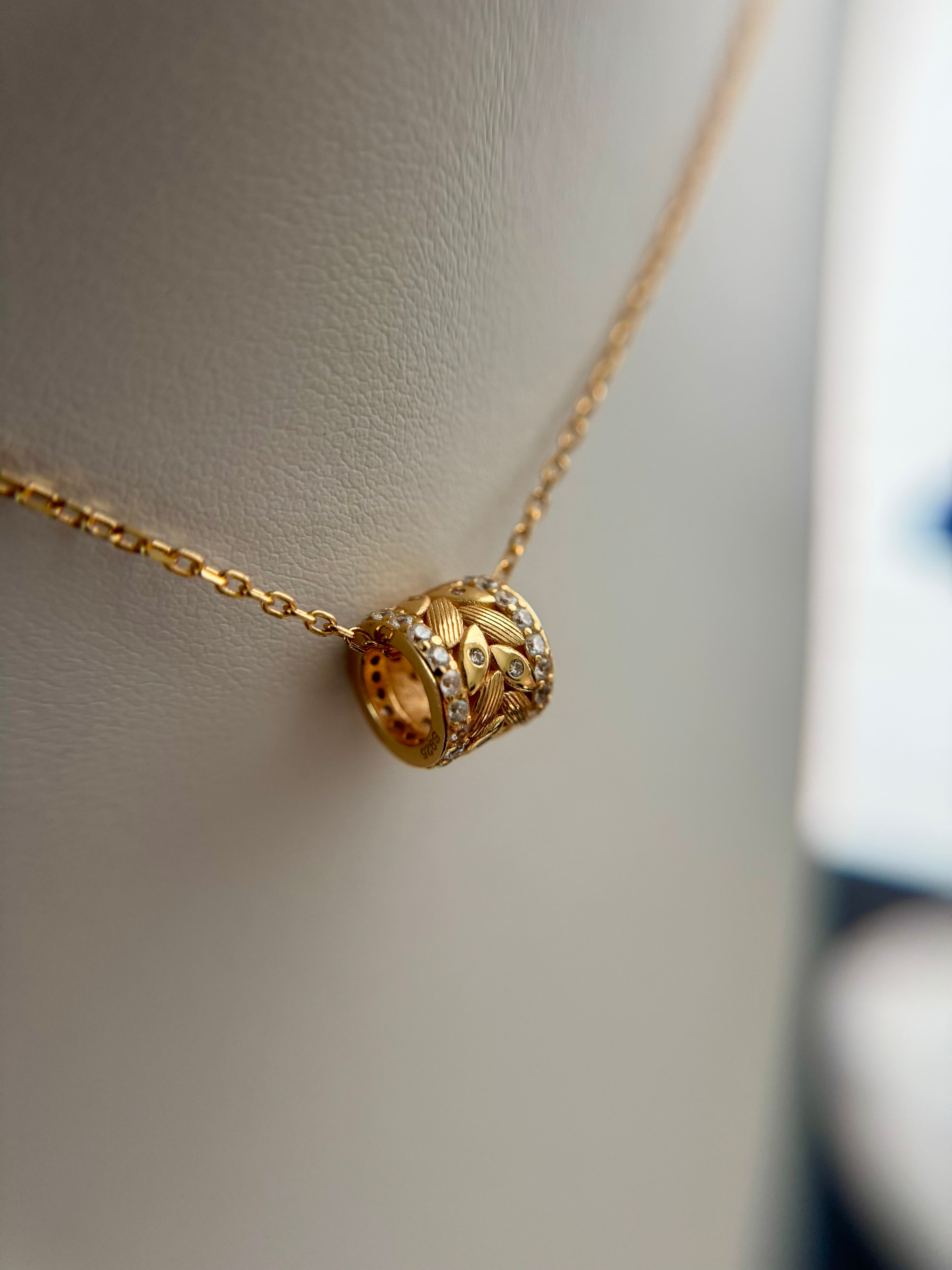 Oriana barrel necklace