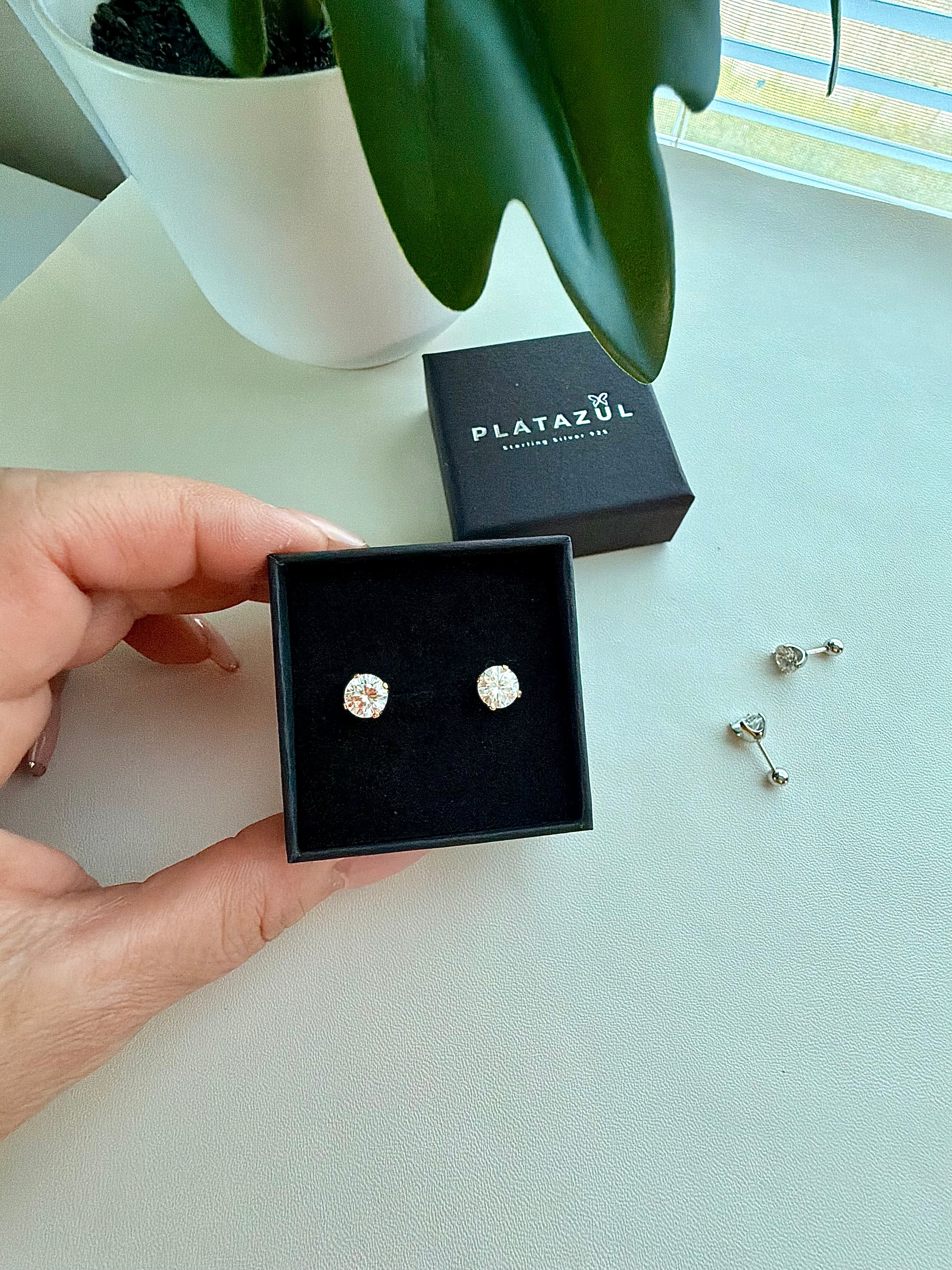 Jimena studs
