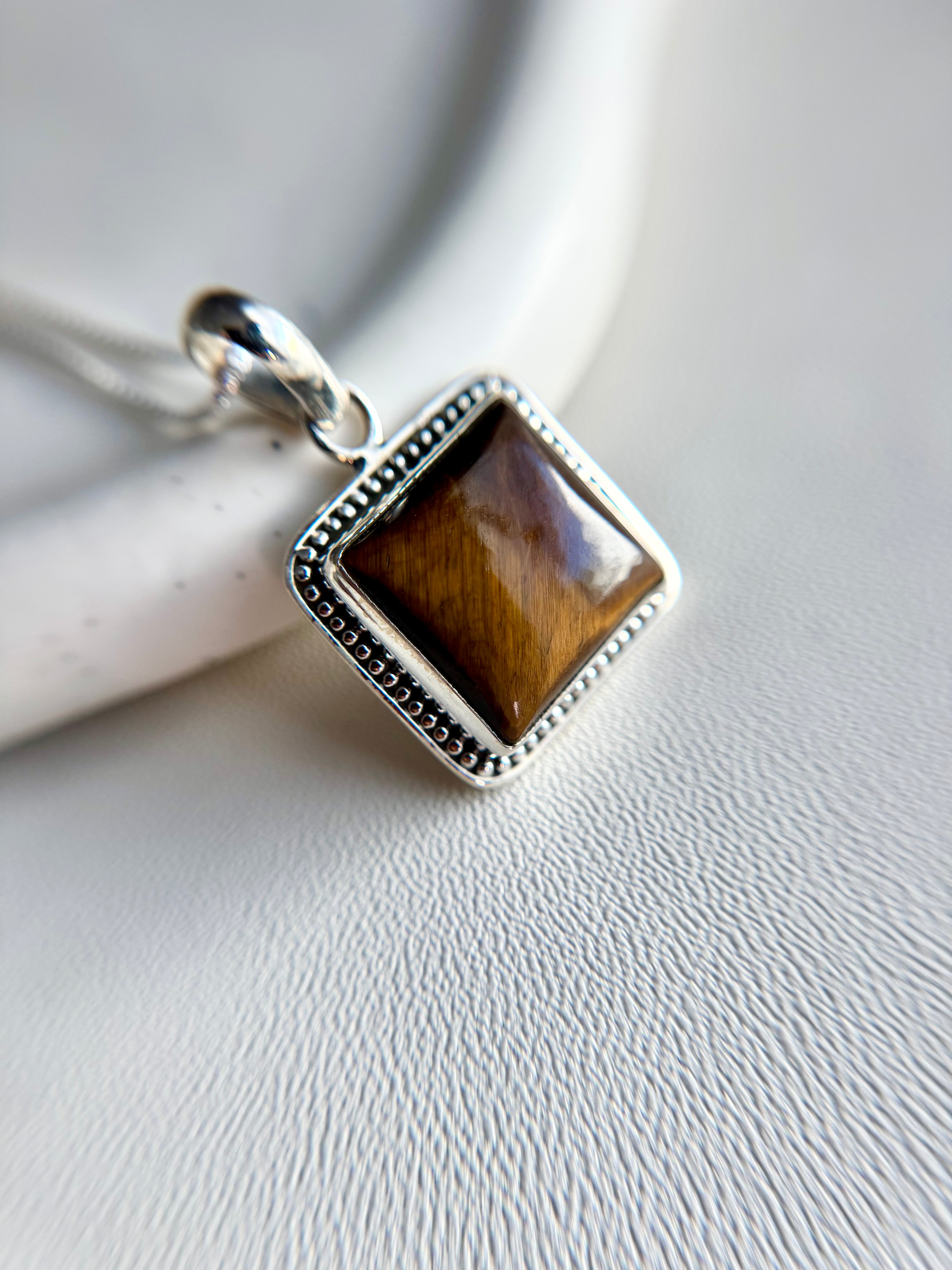 Dalia necklace
