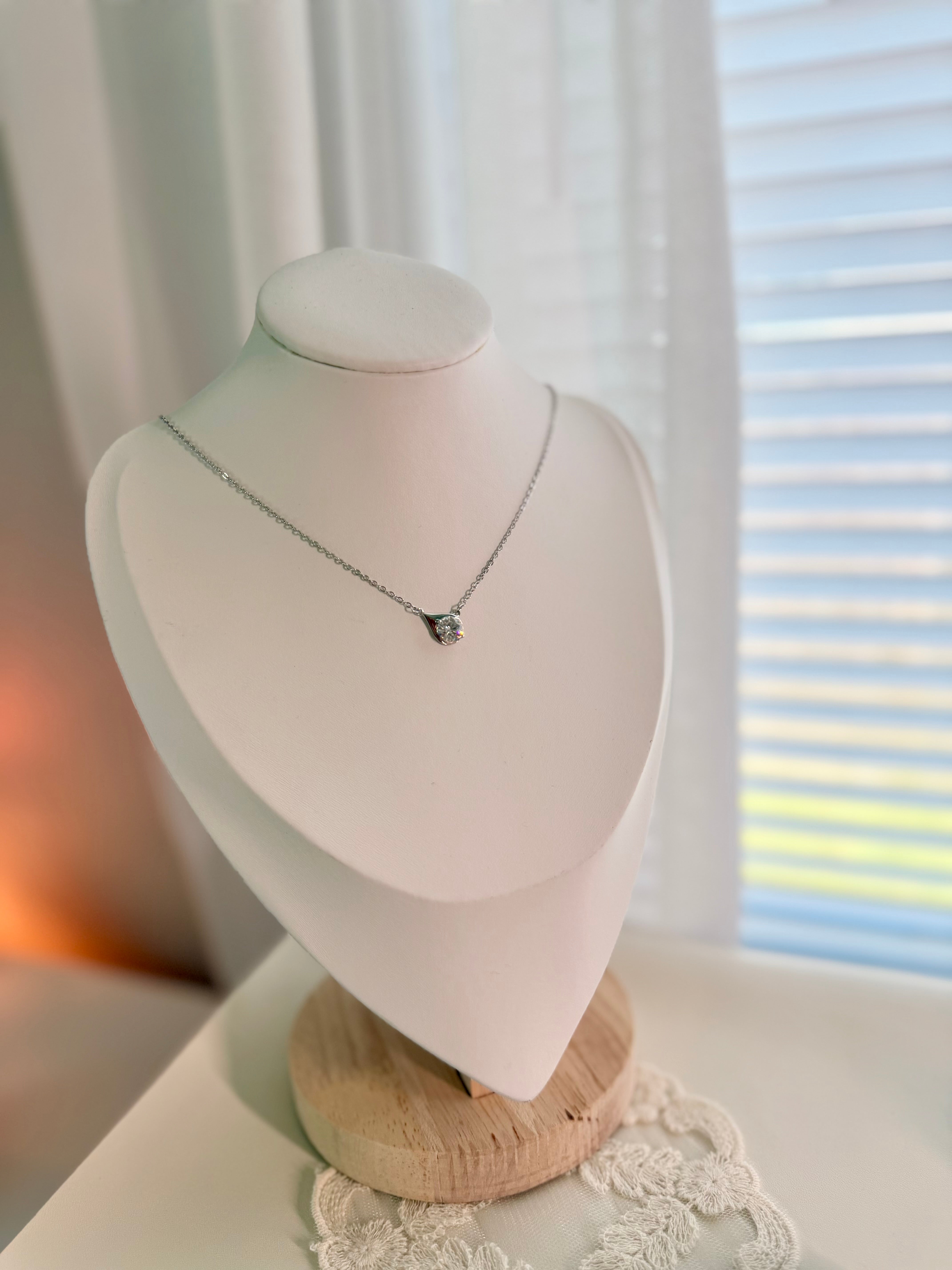 Naia necklace