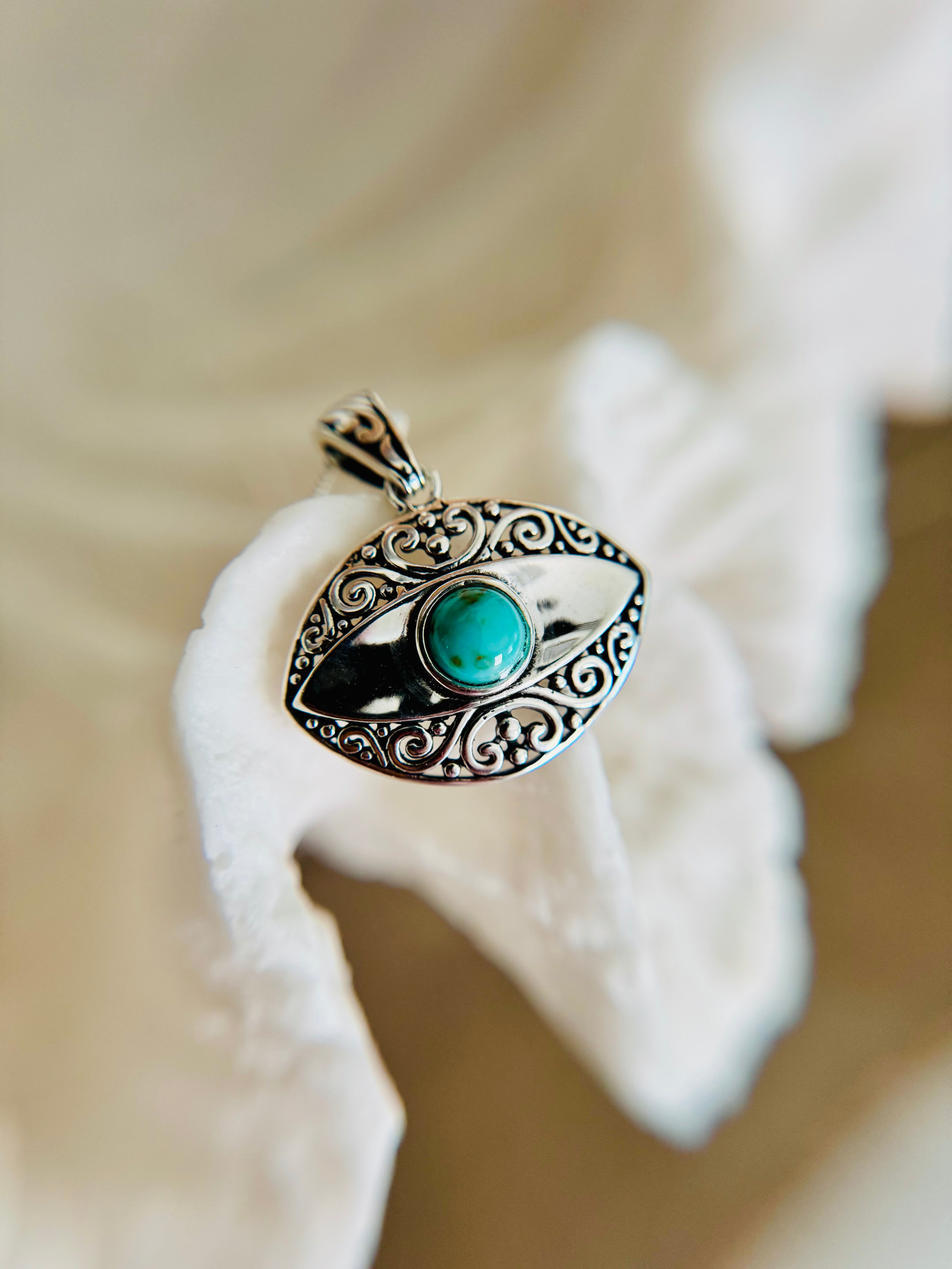 Dara necklace