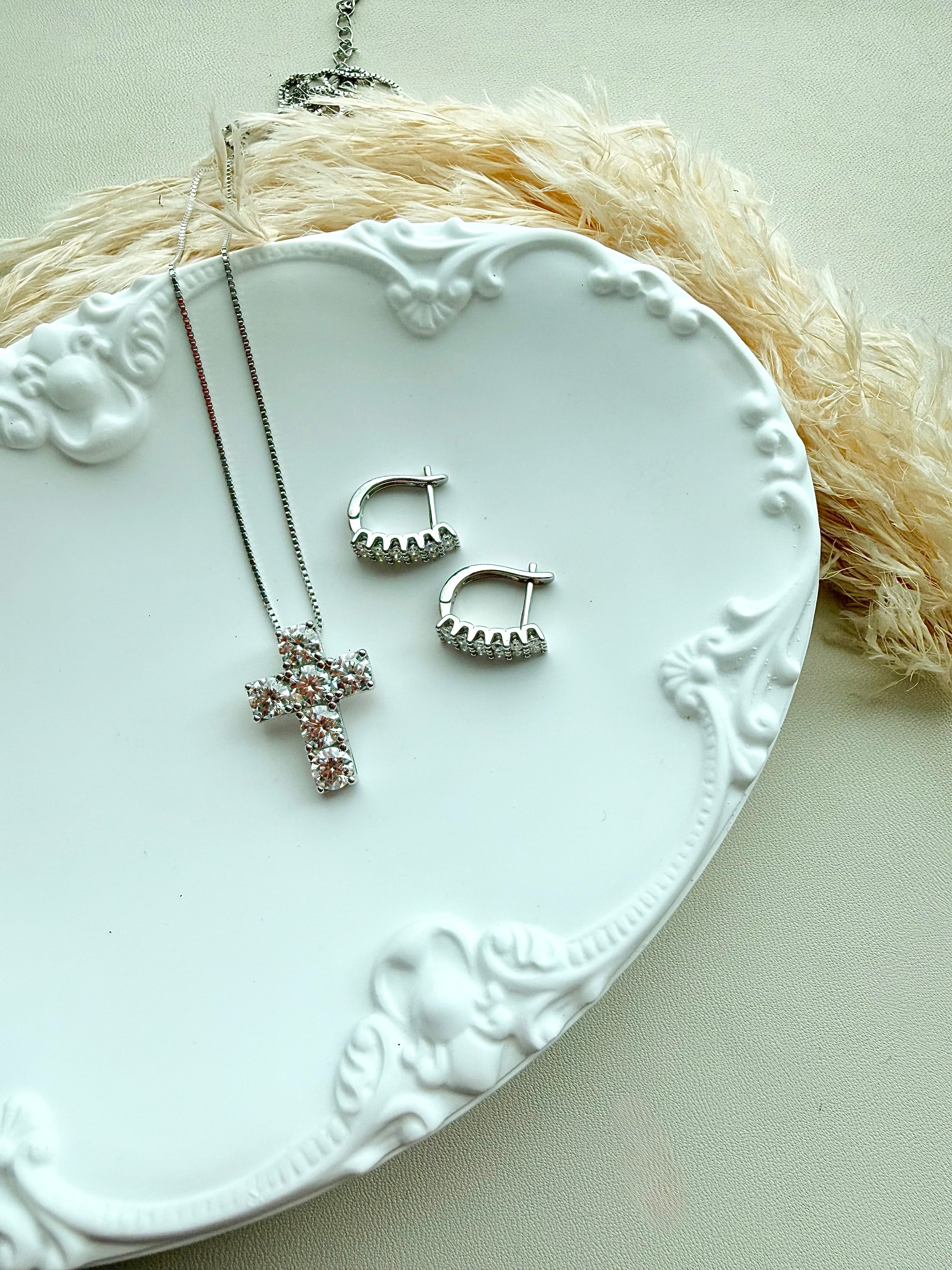 Elisa hoops