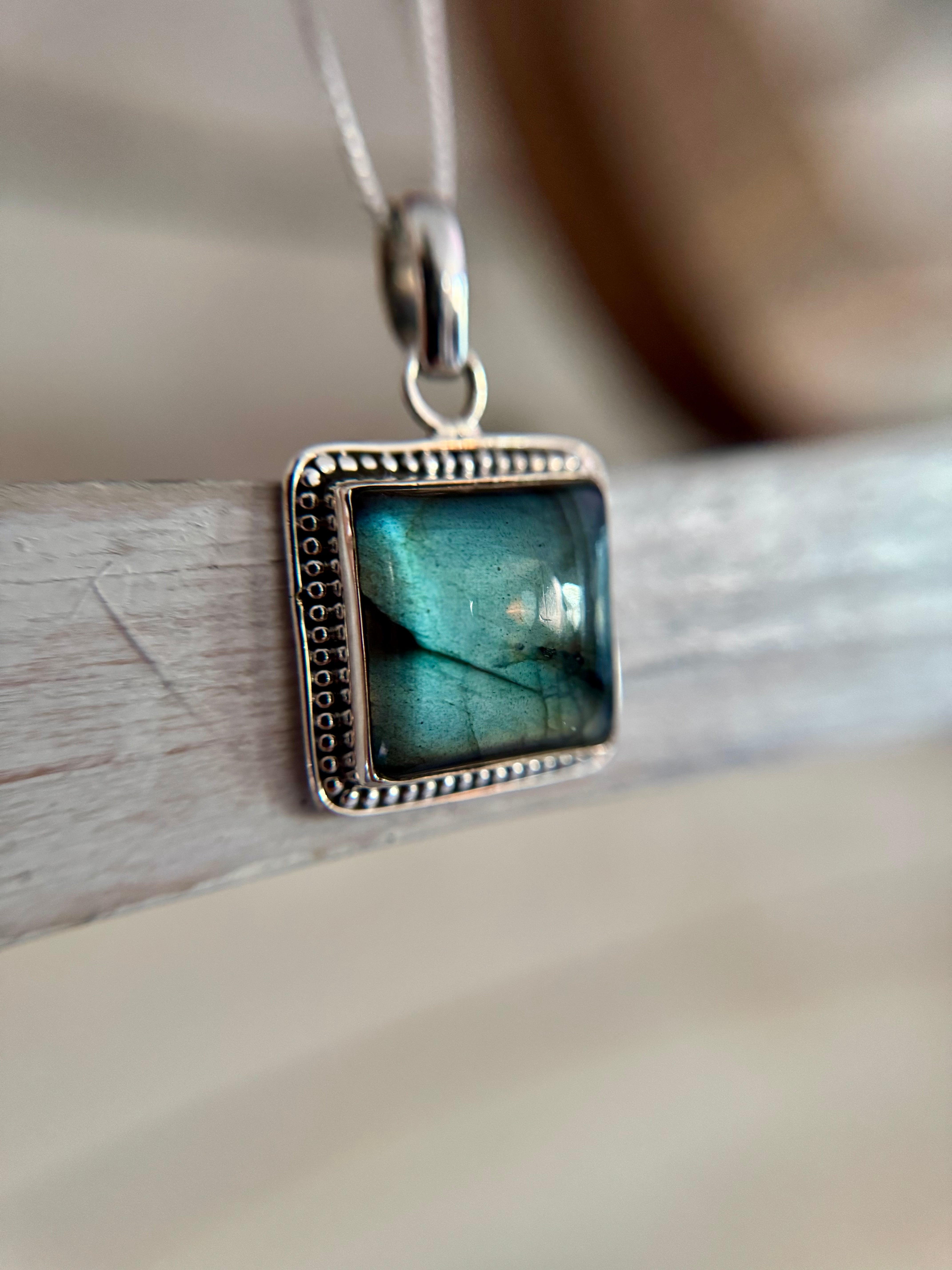 Dalia necklace