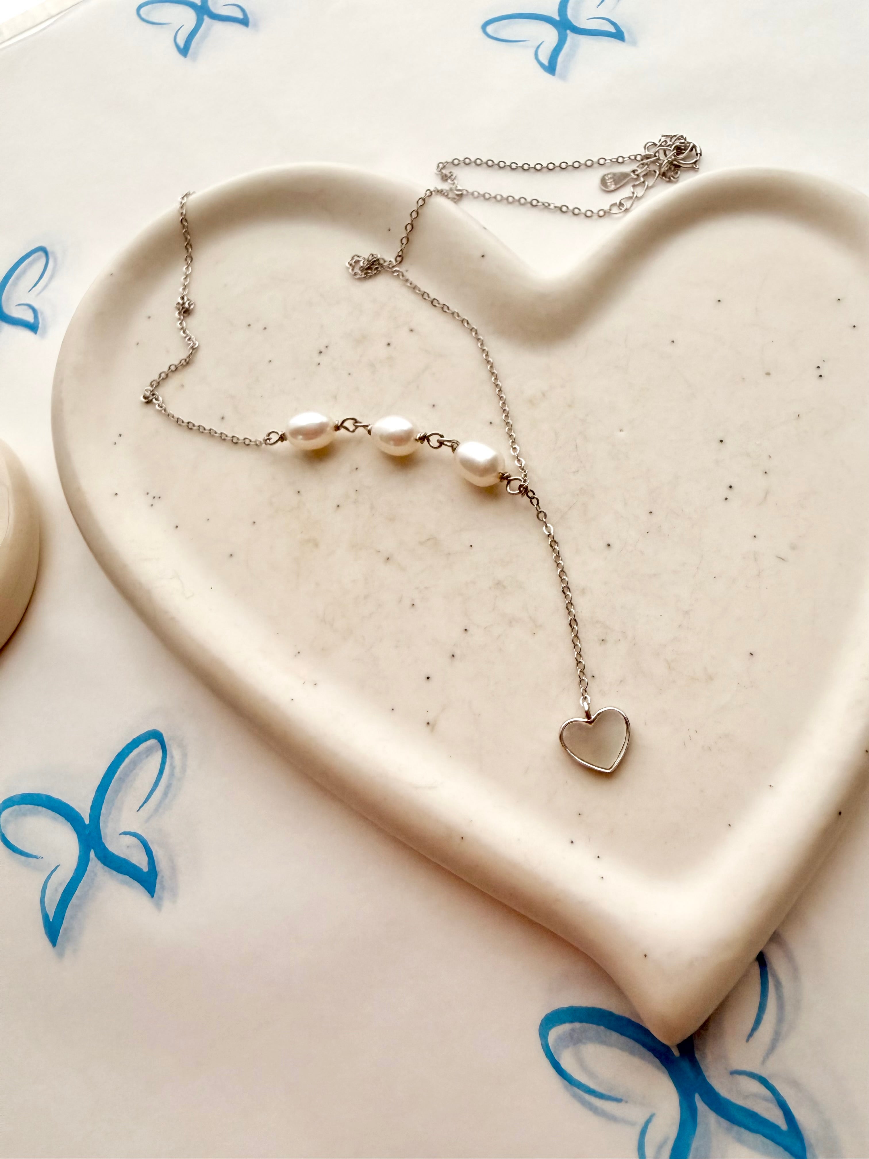 Amora necklace