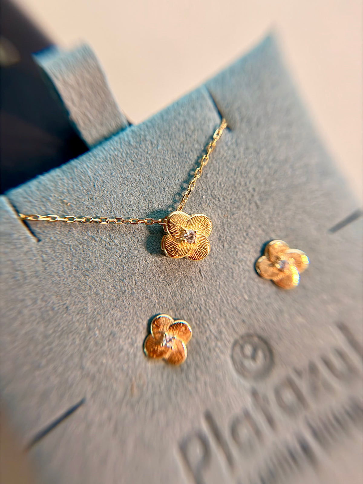Flora necklace set