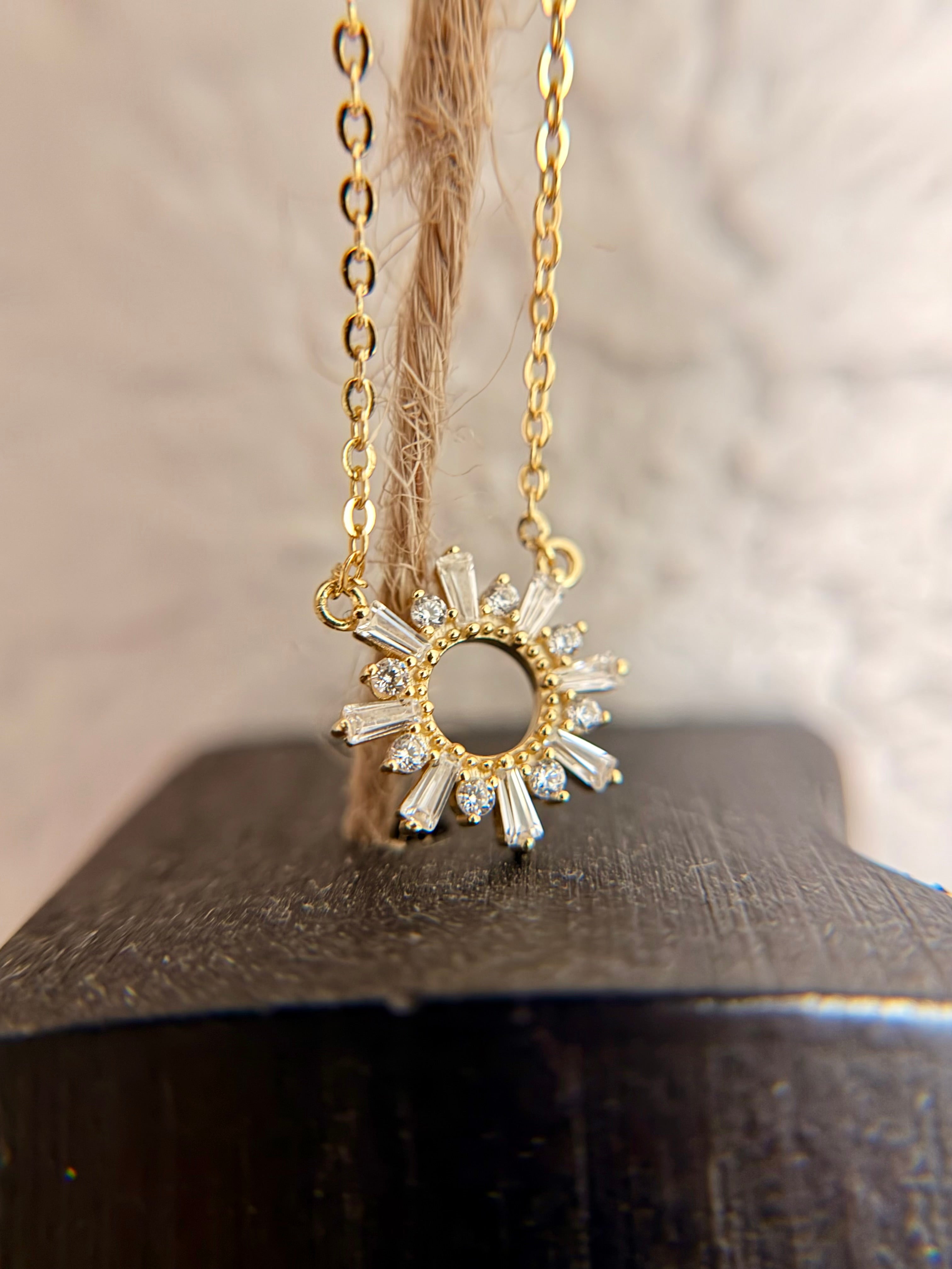 Raquel Sunburst necklace