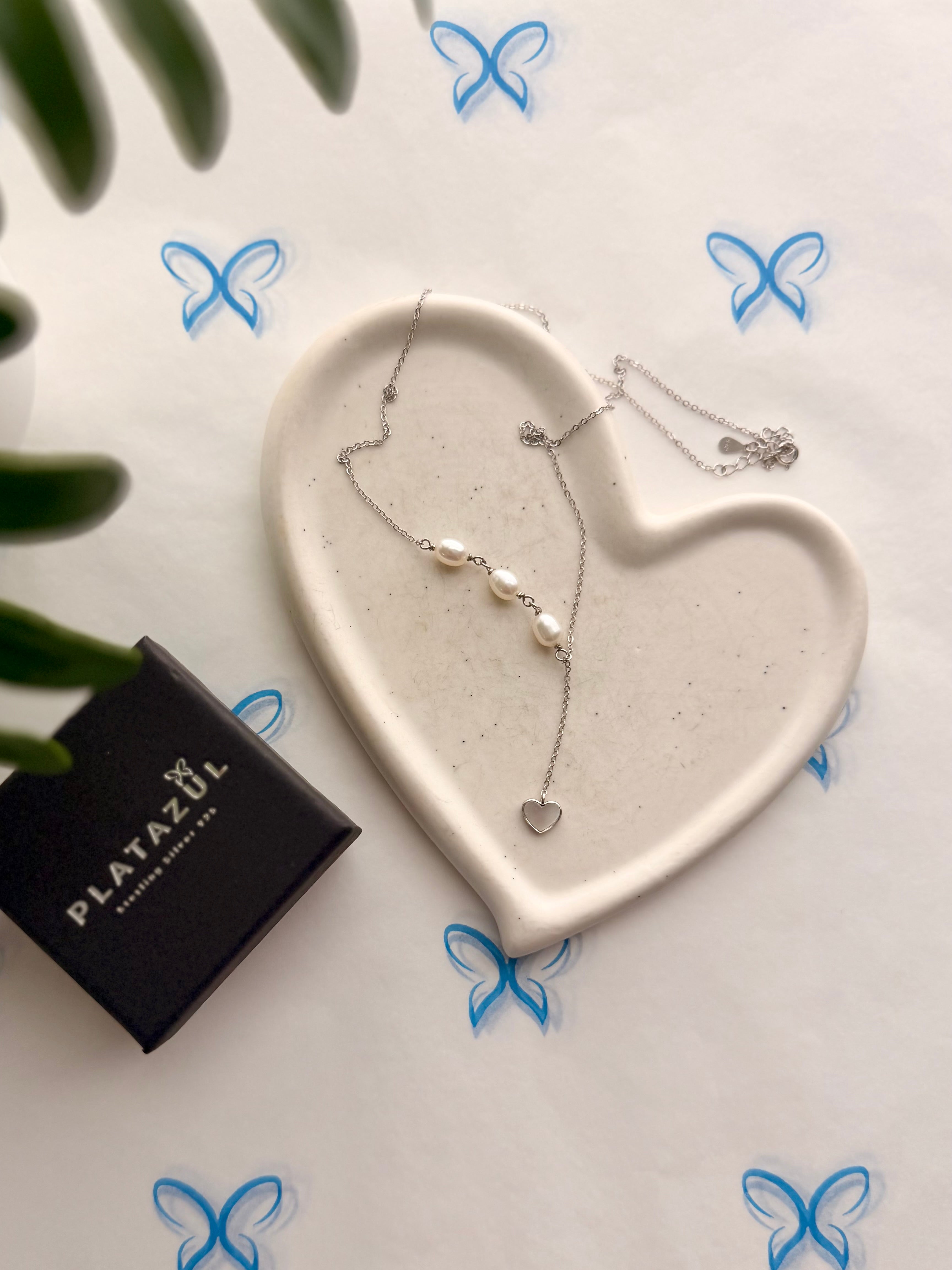 Amora necklace