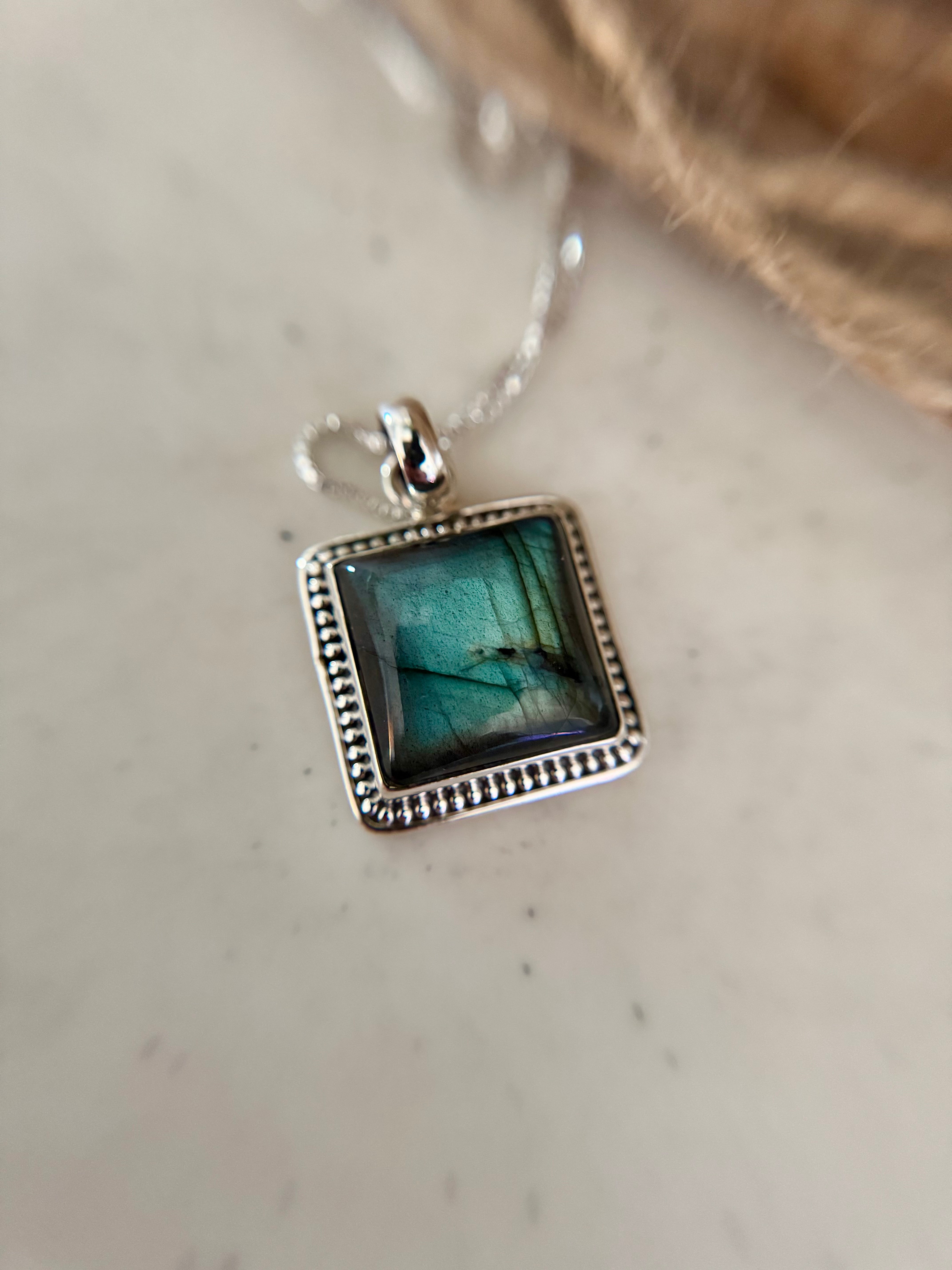 Dalia necklace