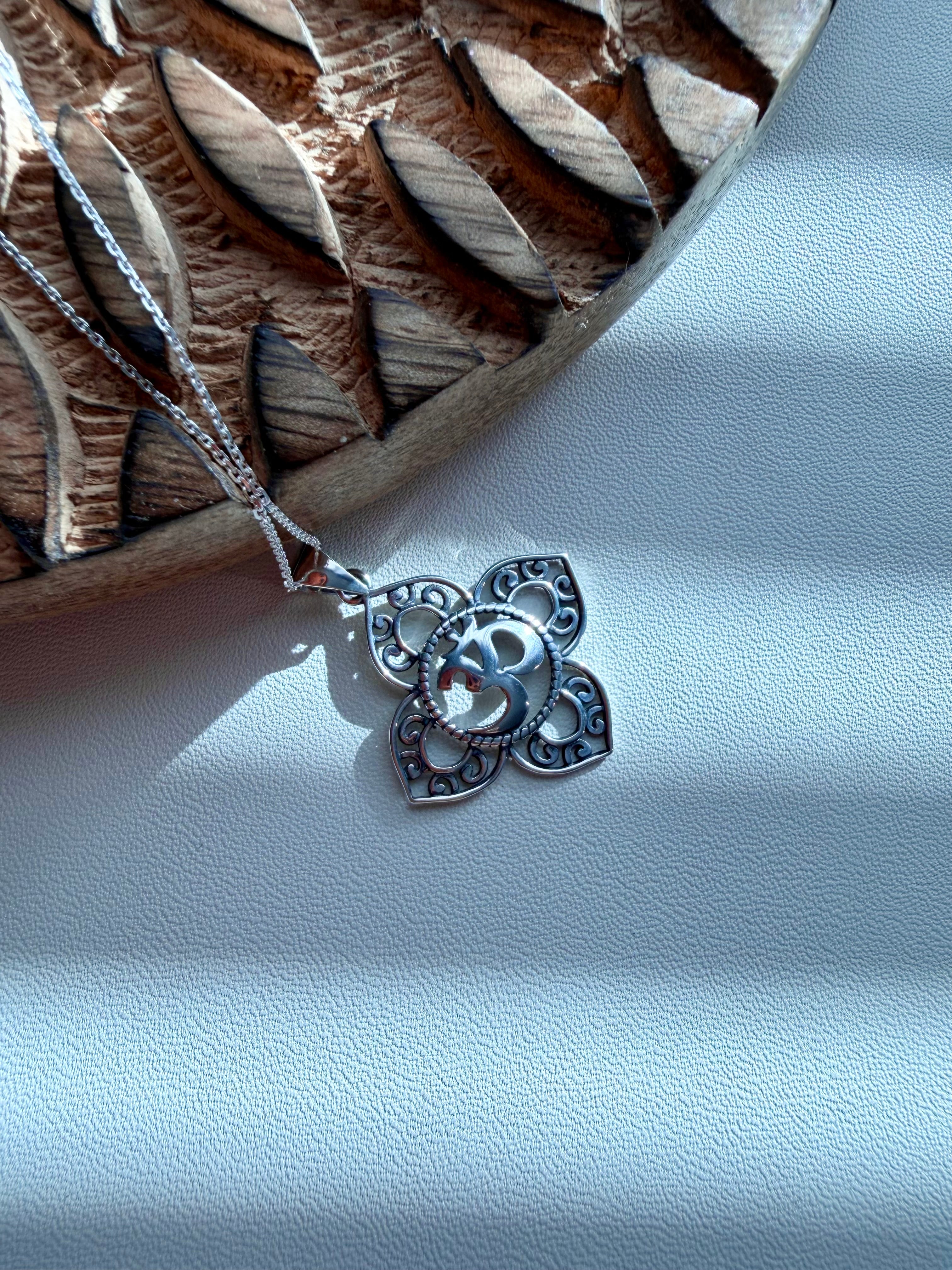 Malai necklace