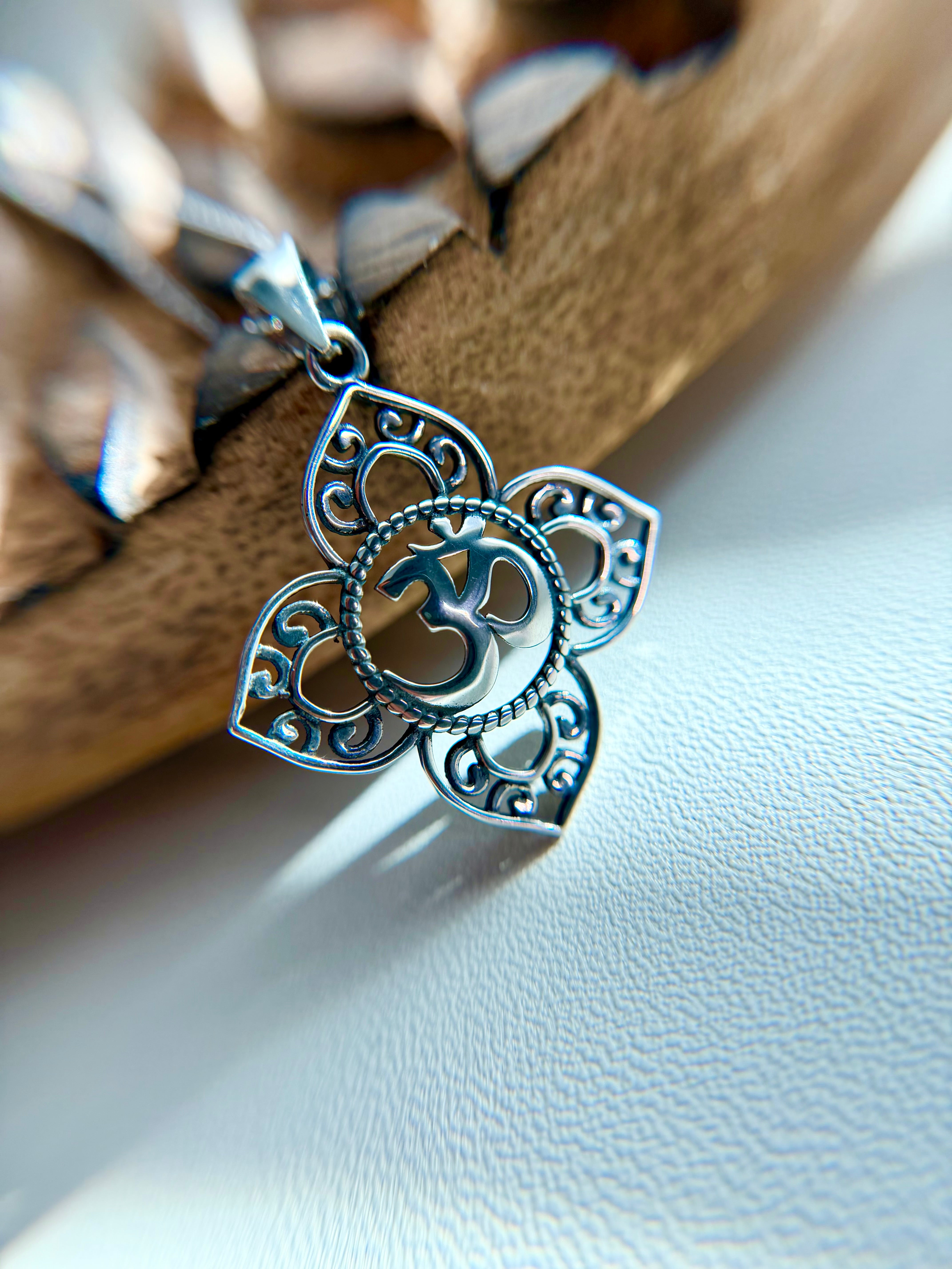 Malai necklace