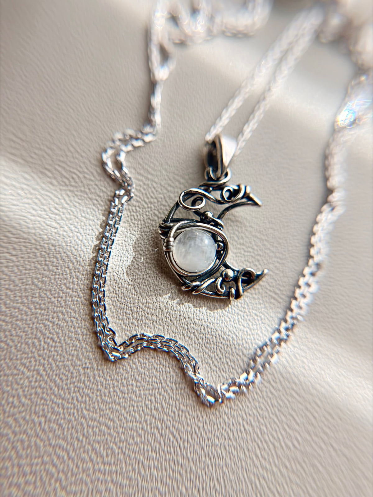 Luna necklace
