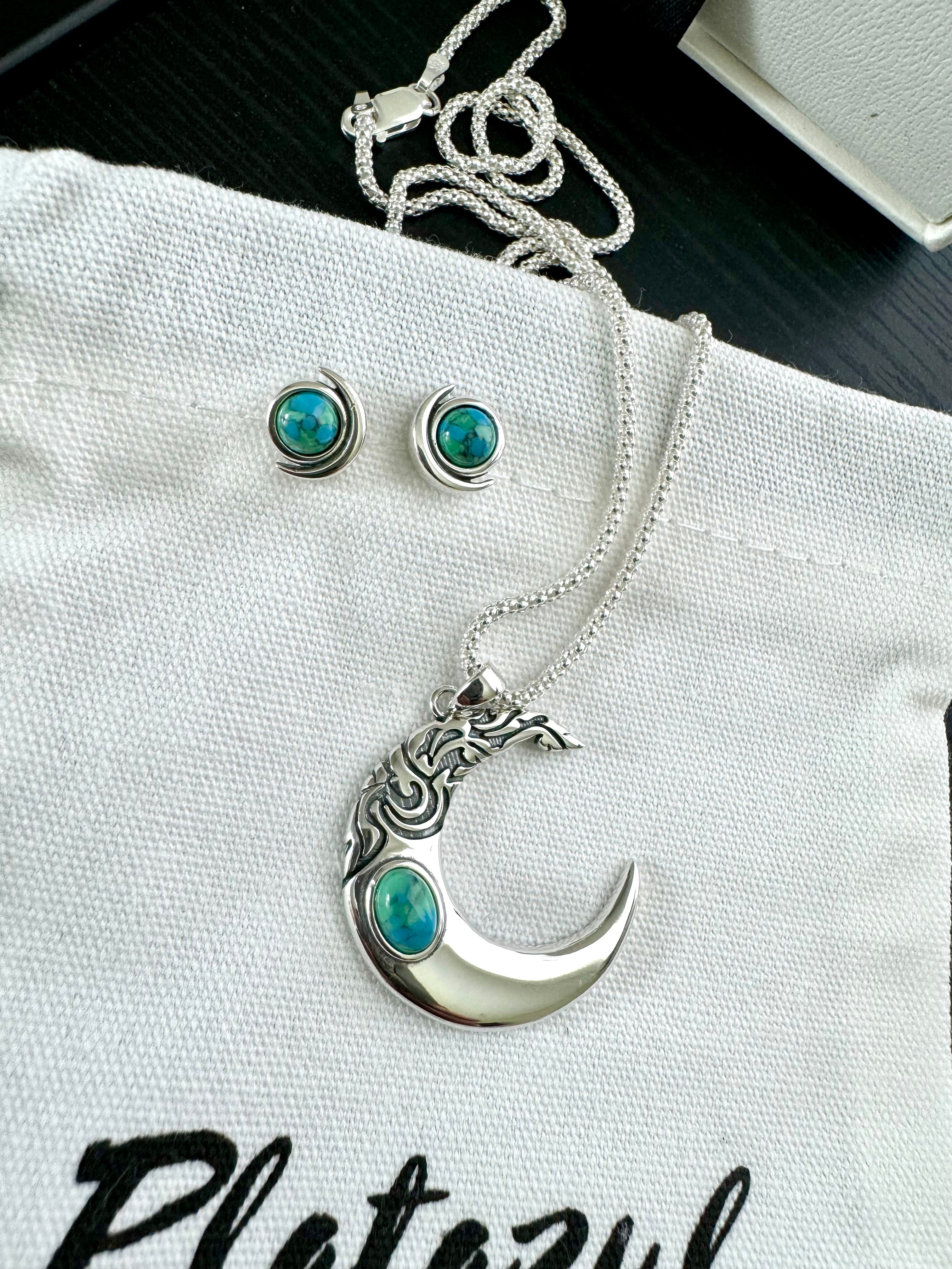 Luna necklace