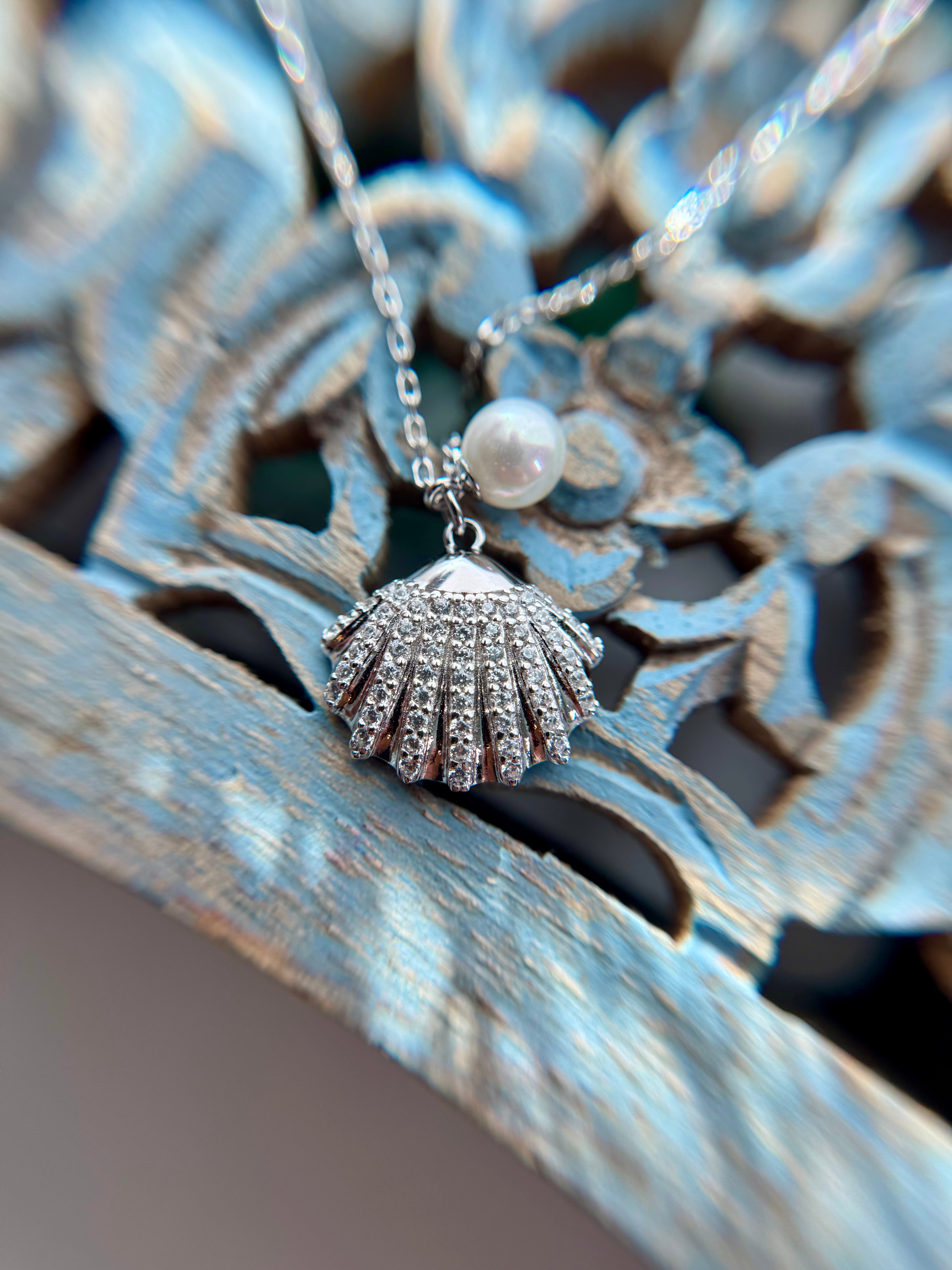 Isla necklace