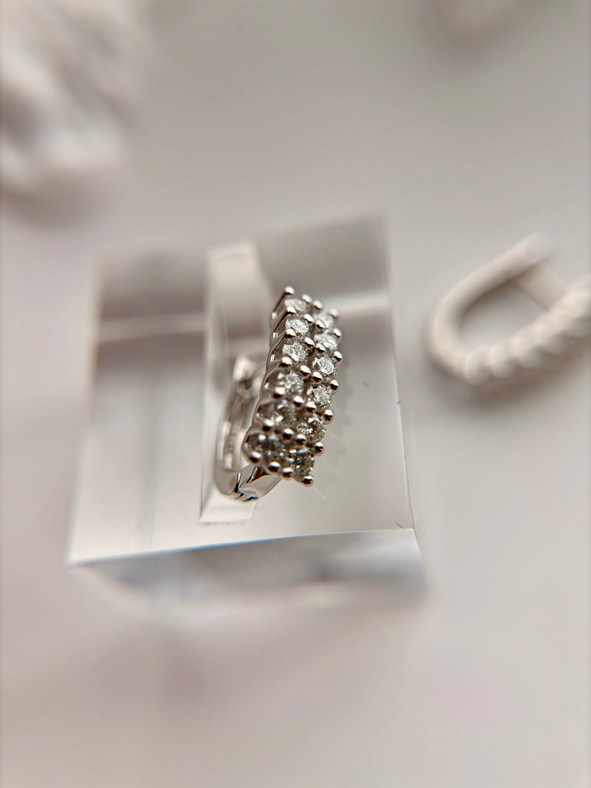 Elisa hoops