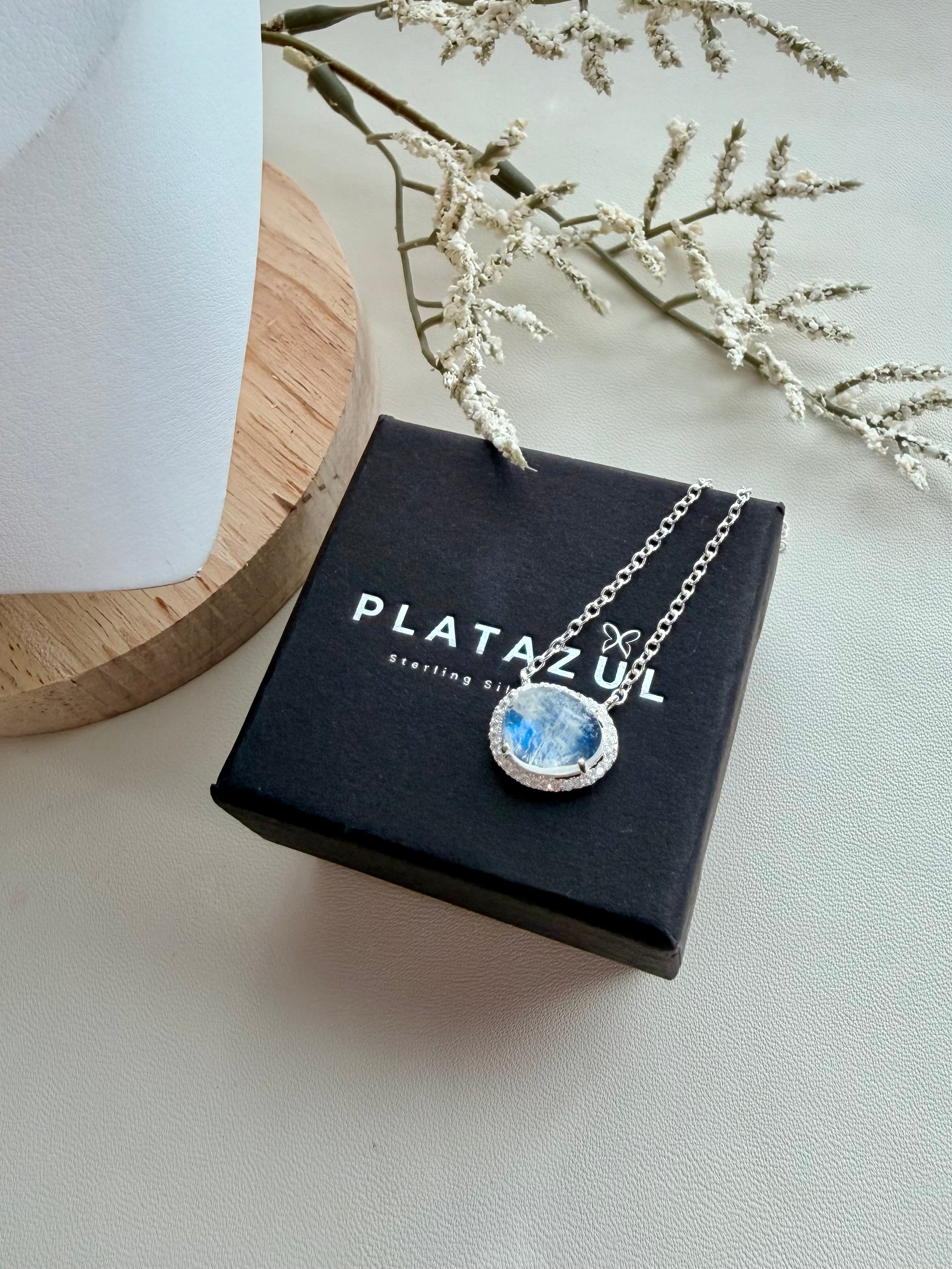 Reina necklace