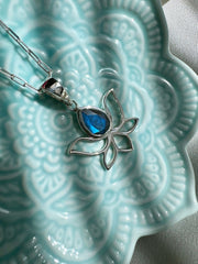 Lotus Flower Necklace | Aylin Necklace | Platazul