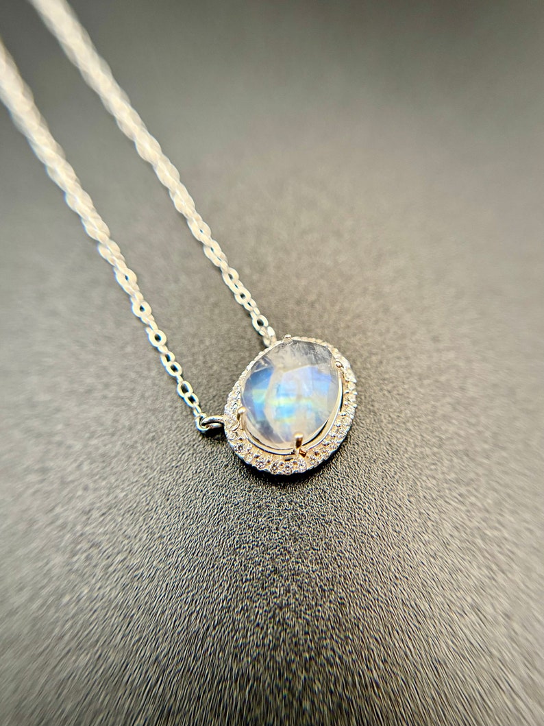 Oval Pendant Necklace | Reina Necklace | Platazul